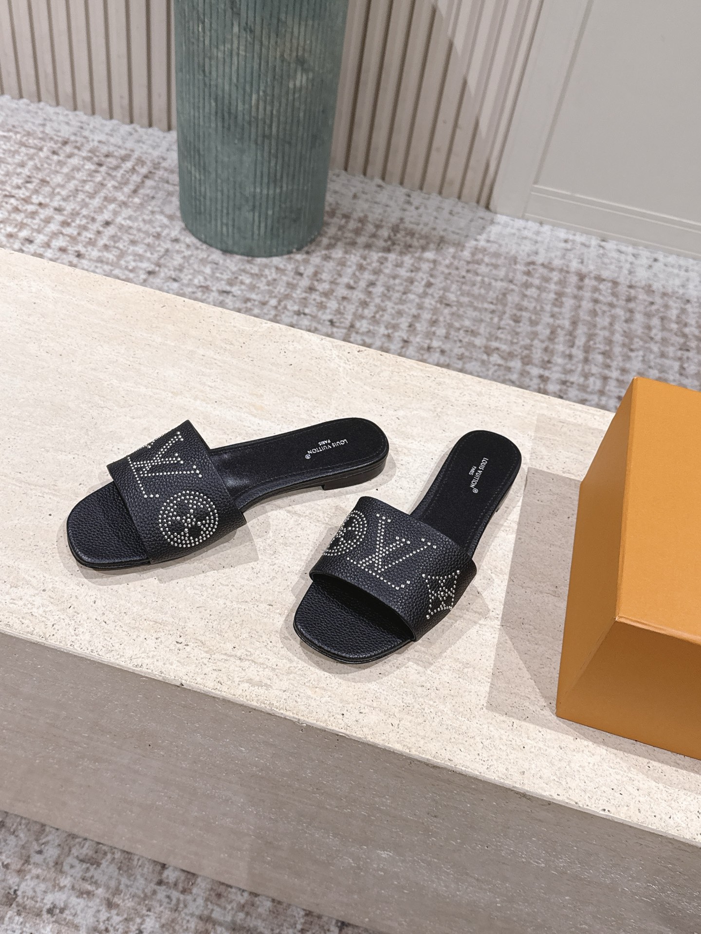 LV Style Leather Women's Shoes style reference detail image 3 from source 783702
