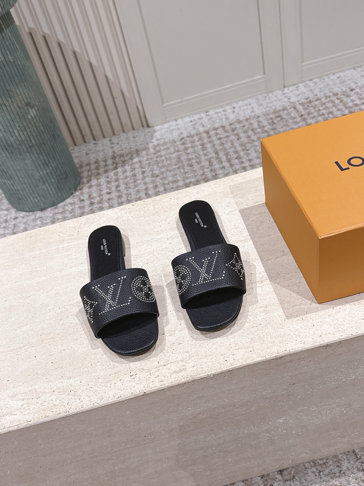 LV Style Leather Women's Shoes style reference detail image 2 from source 783702