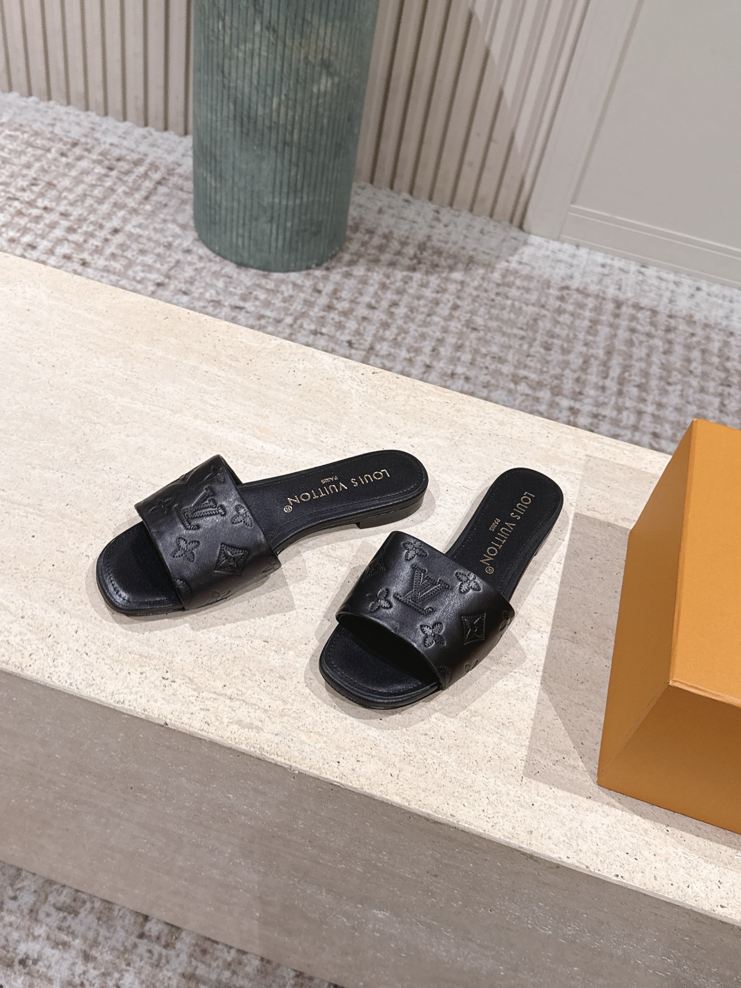 LV Style Leather Women's Shoes style reference detail image 3 from source 783706