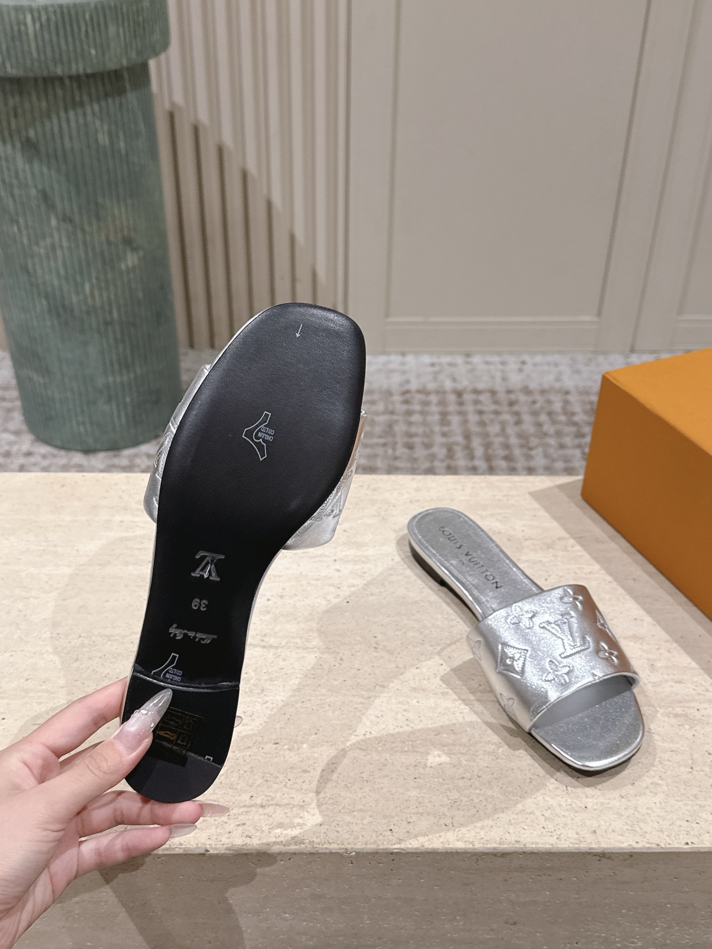 LV Style Leather Women's Shoes style reference detail image 9 from source 783708