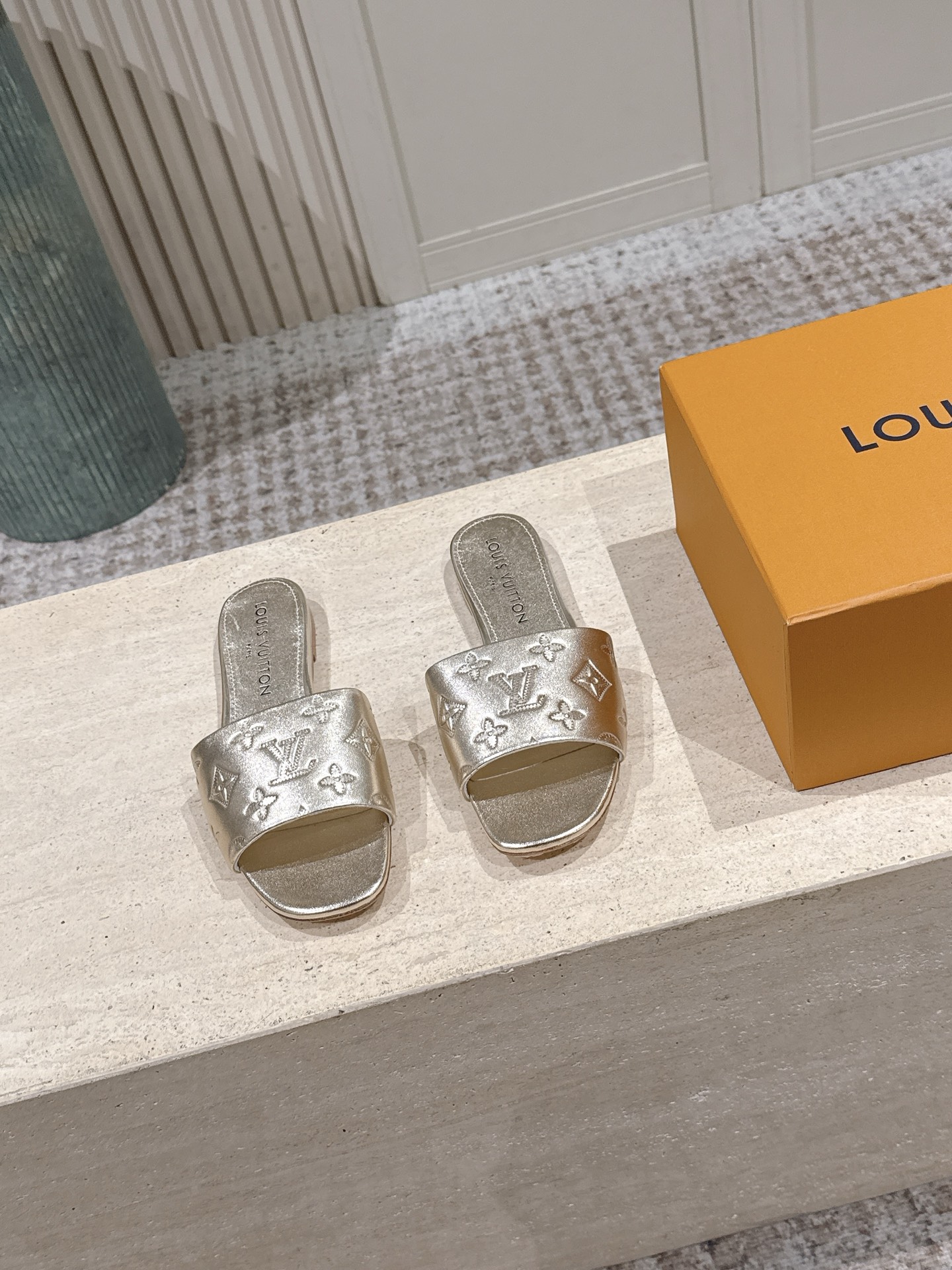 LV Style Leather Women's Shoes style reference detail image 2 from source 783709