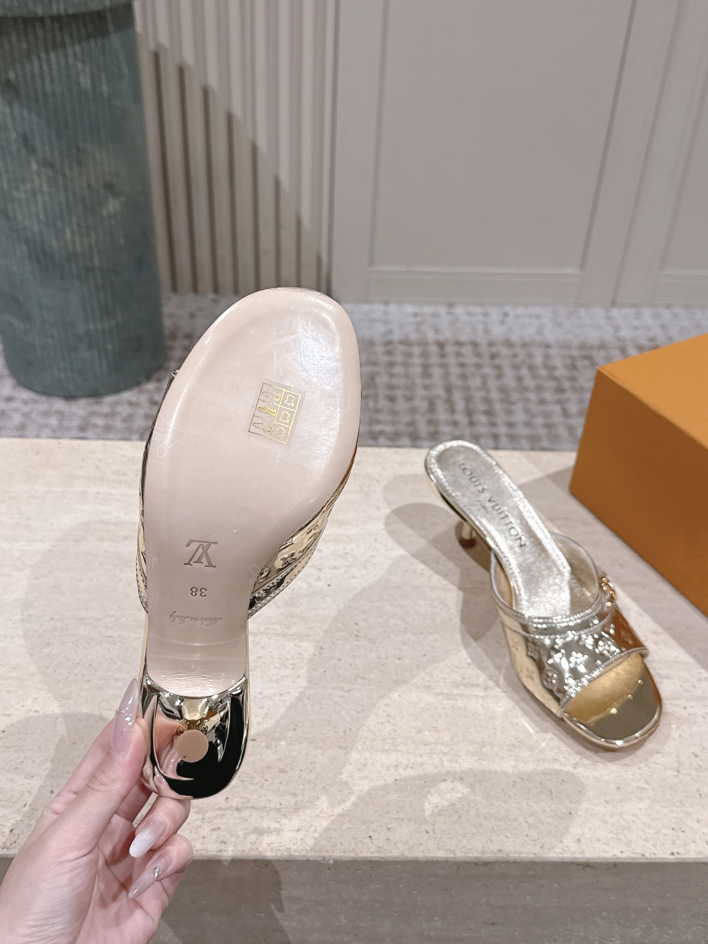 LV Style Leather Women's Shoes style reference detail image 9 from source 783710