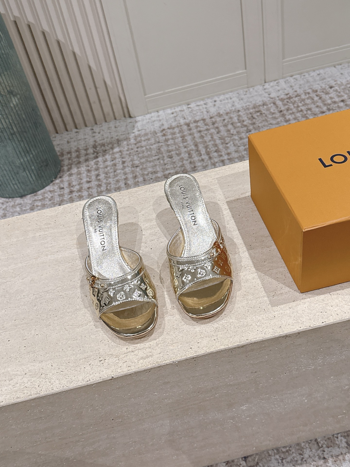 LV Style Leather Women's Shoes style reference detail image 2 from source 783710