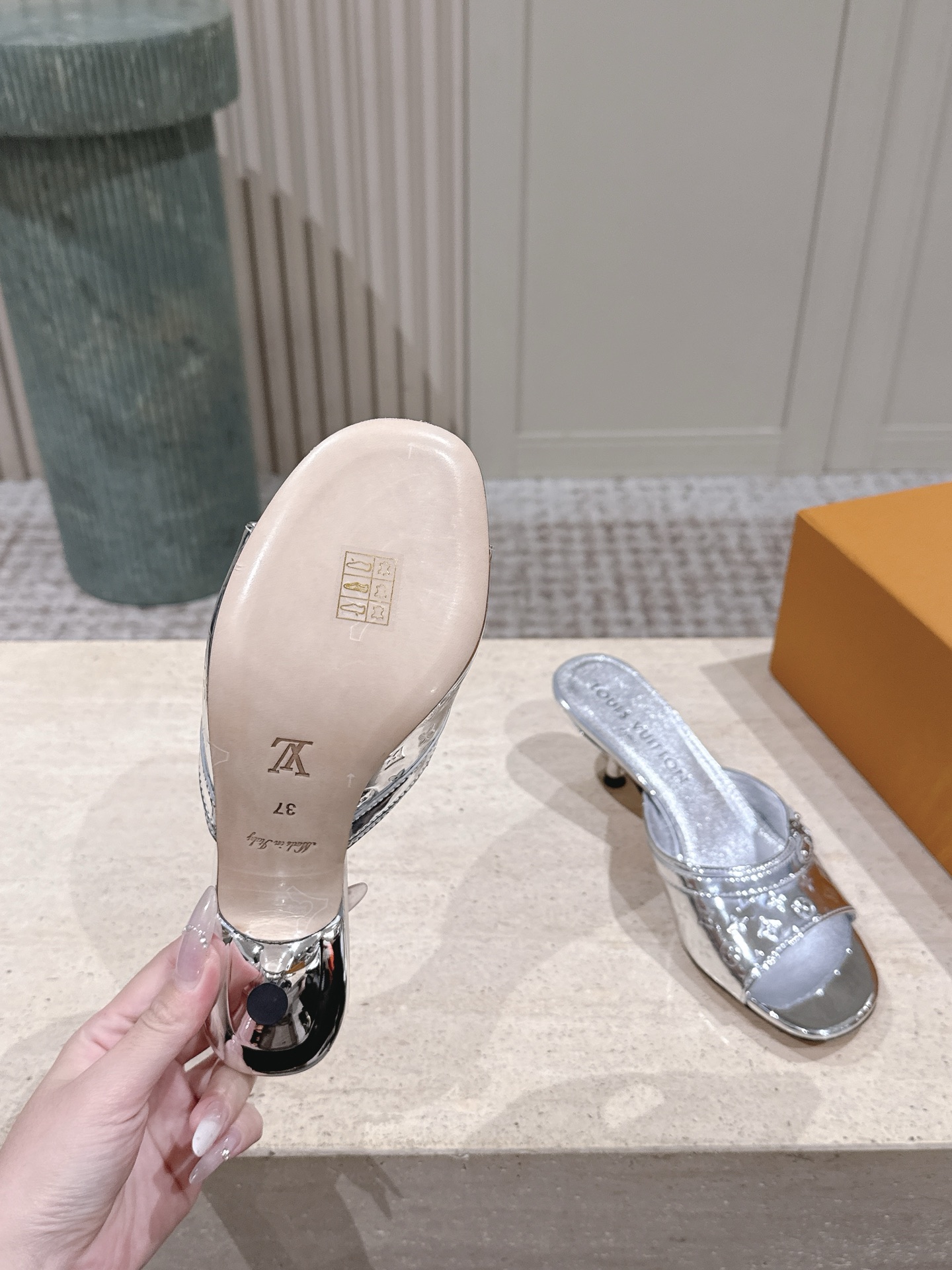 LV Style Leather Women's Shoes style reference detail image 9 from source 783711