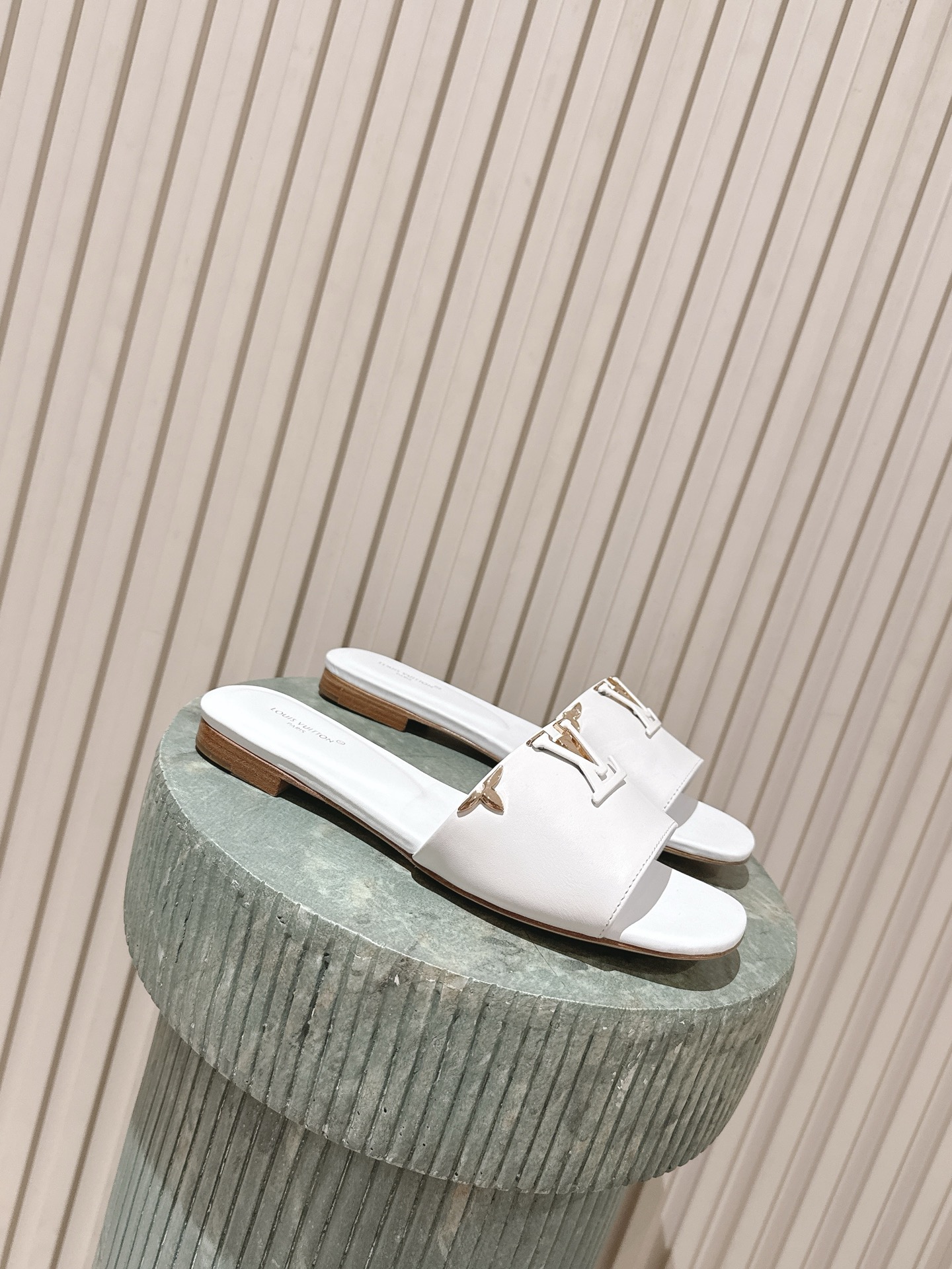 LV Style Leather Women's Shoes style reference detail image 1 from source 783692
