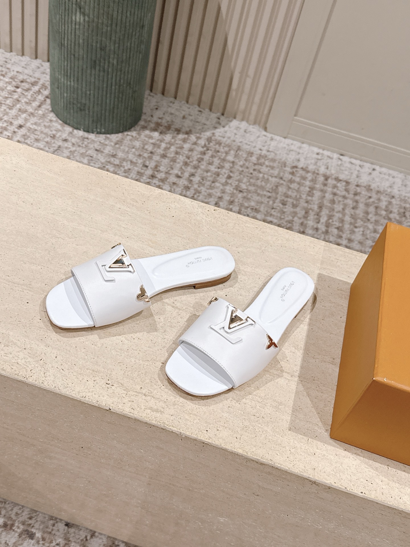 LV Style Leather Women's Shoes style reference detail image 3 from source 783692