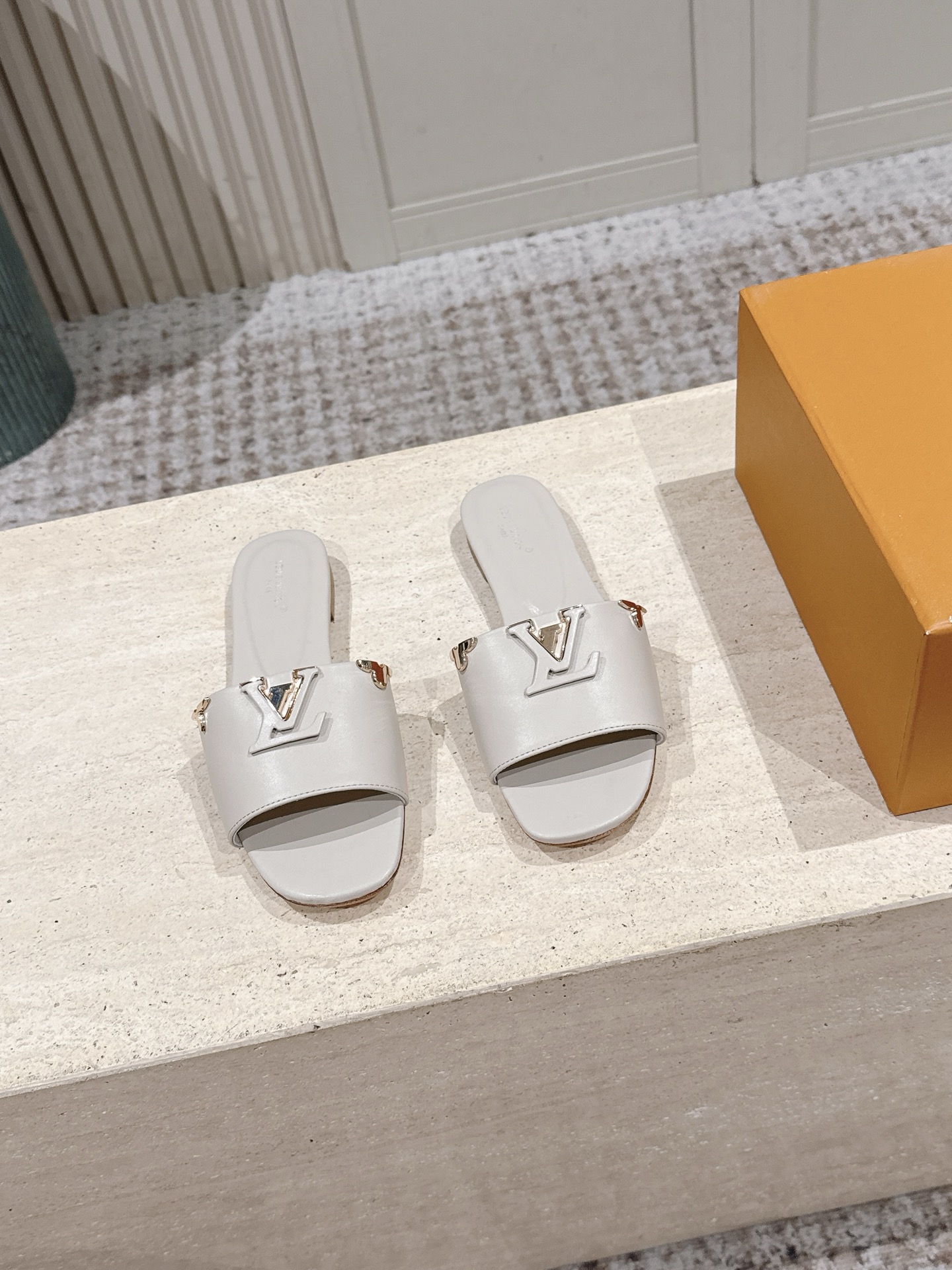 LV Style Leather Women's Shoes style reference detail image 2 from source 783693