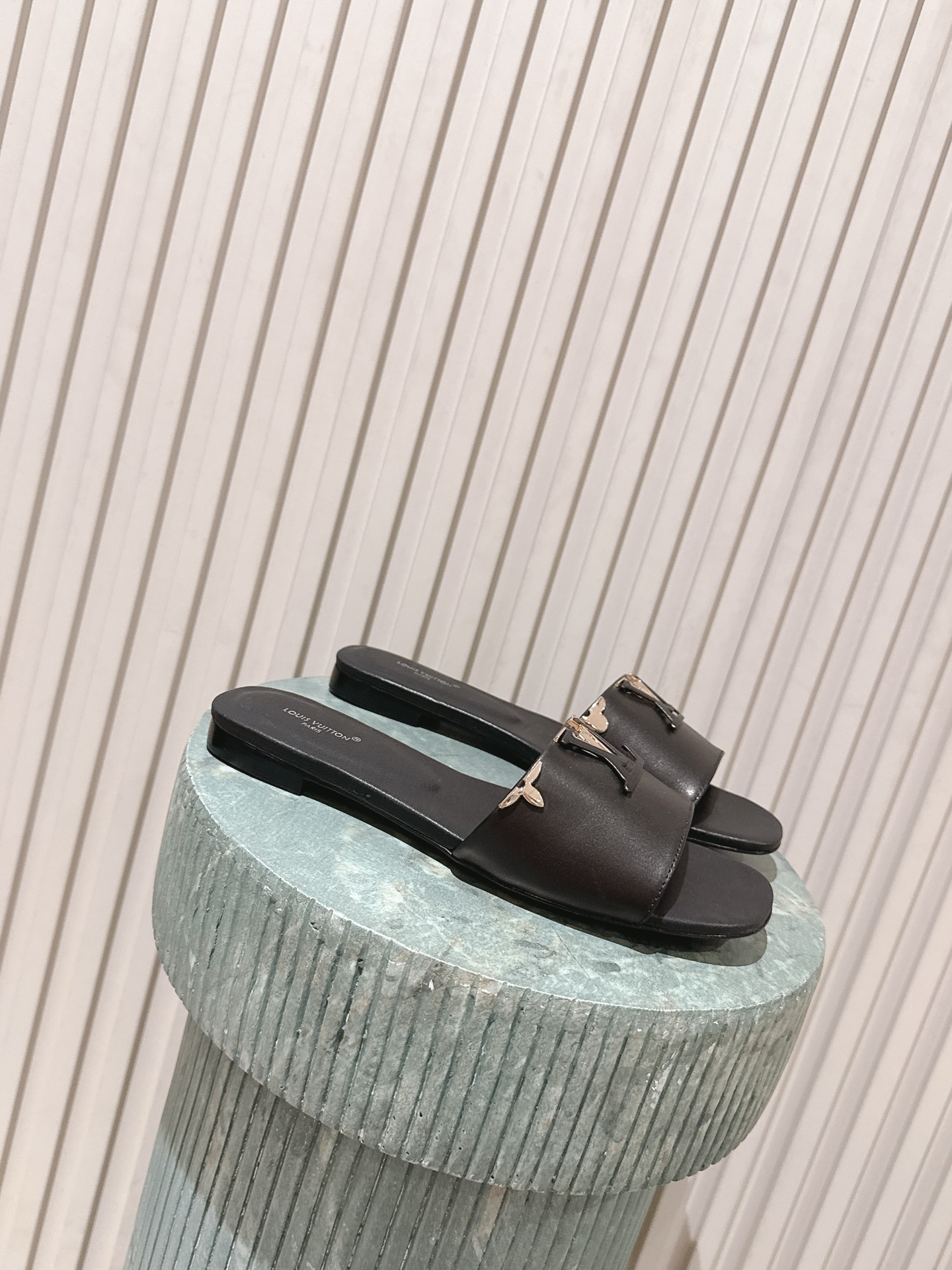 LV Style Leather Women's Shoes style reference detail image 1 from source 783694