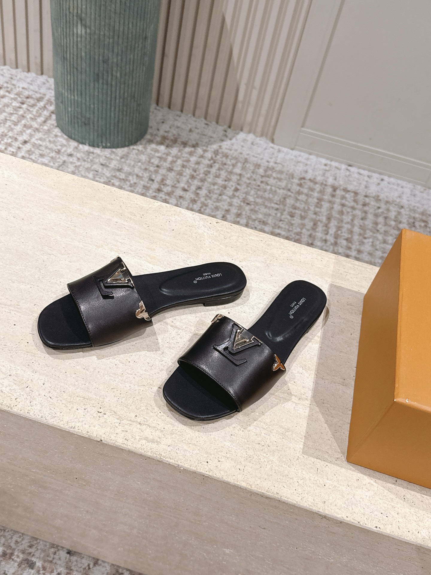 LV Style Leather Women's Shoes style reference detail image 3 from source 783694