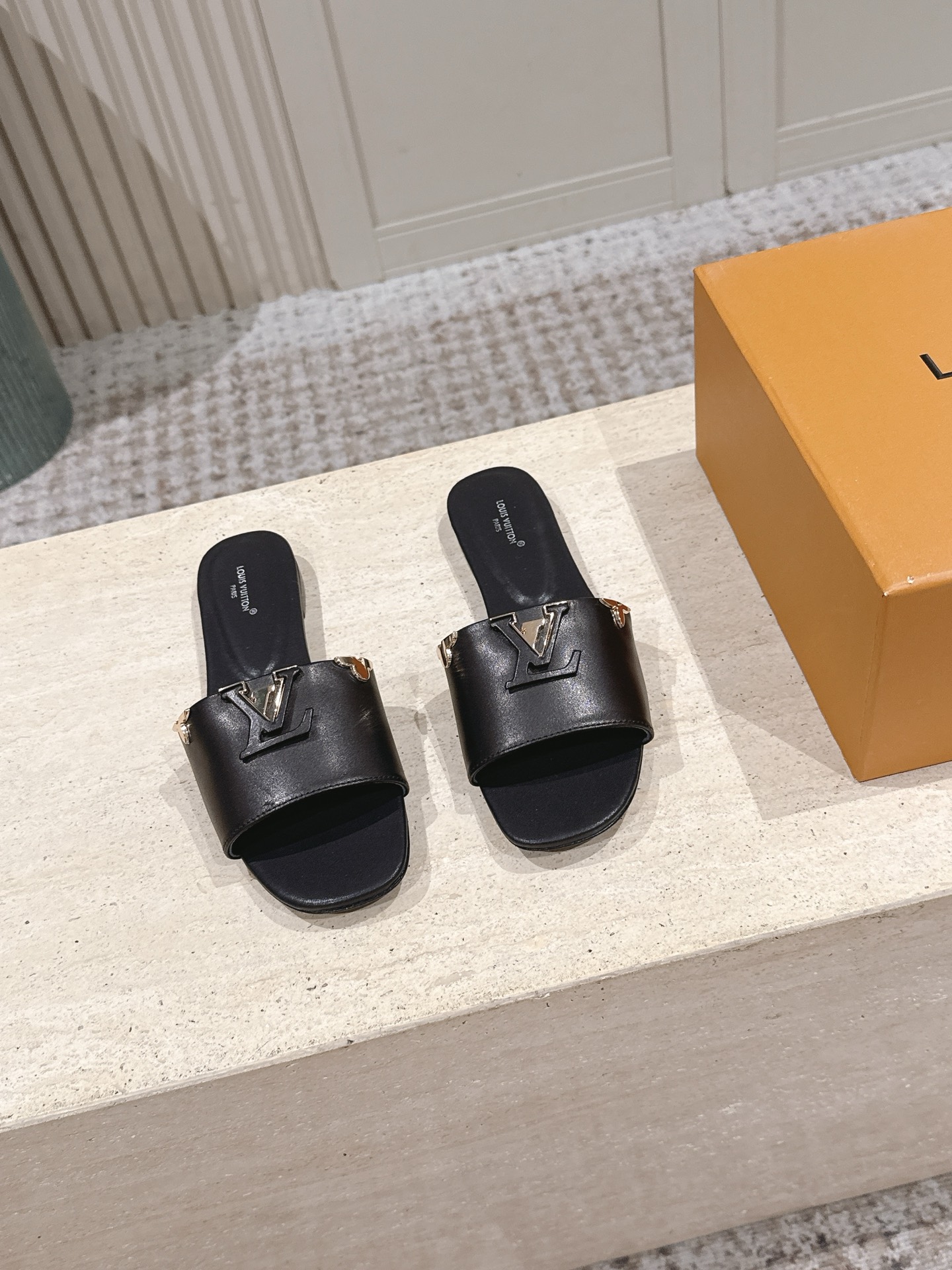 LV Style Leather Women's Shoes style reference detail image 2 from source 783694