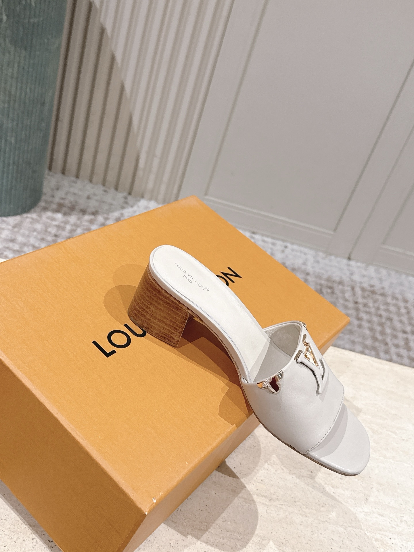 LV Style Leather Women's Shoes style reference detail image 4 from source 783695