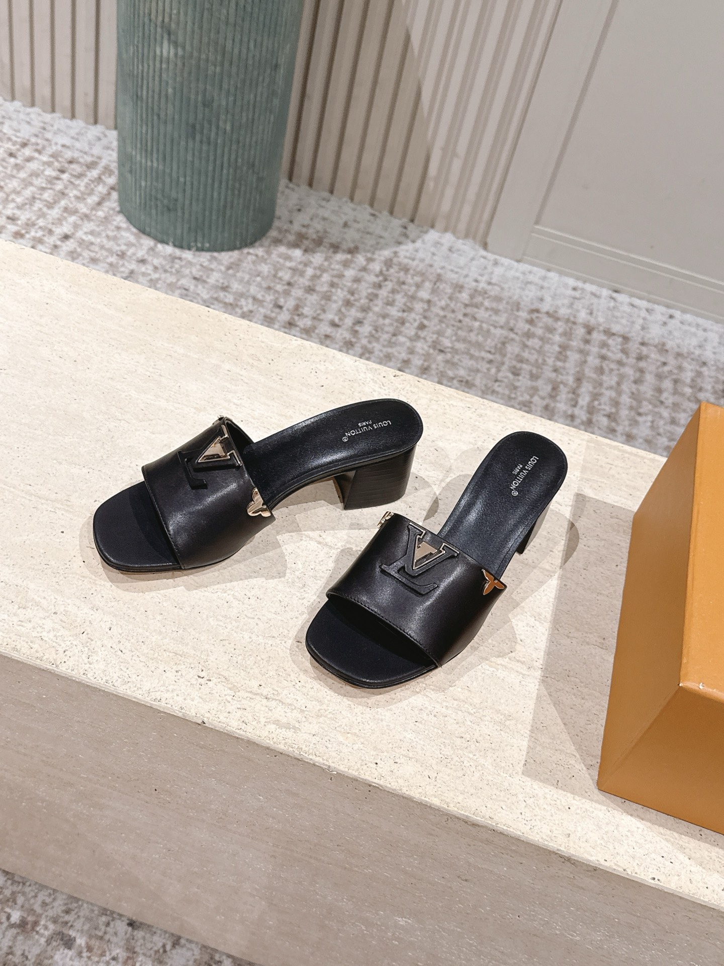 LV Style Leather Women's Shoes style reference detail image 3 from source 783696