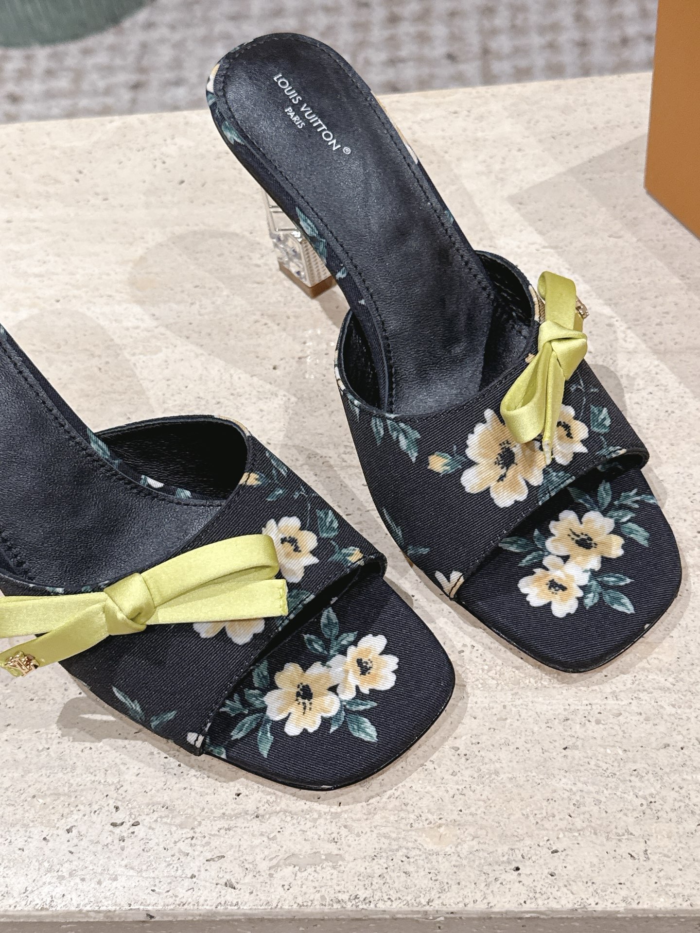 Louis Vuitton 专柜款经典鞋履 8