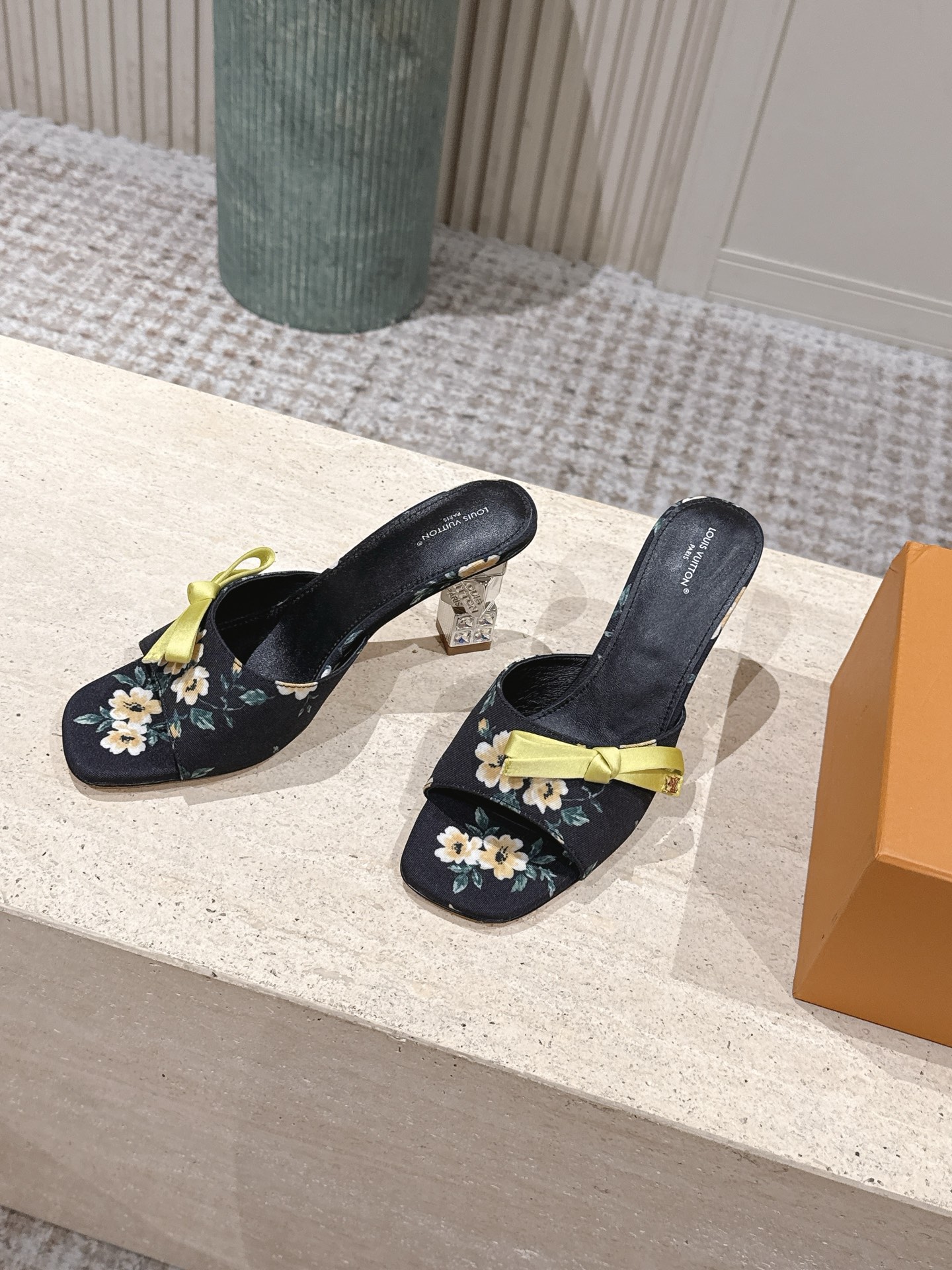 Louis Vuitton 专柜款经典鞋履 3