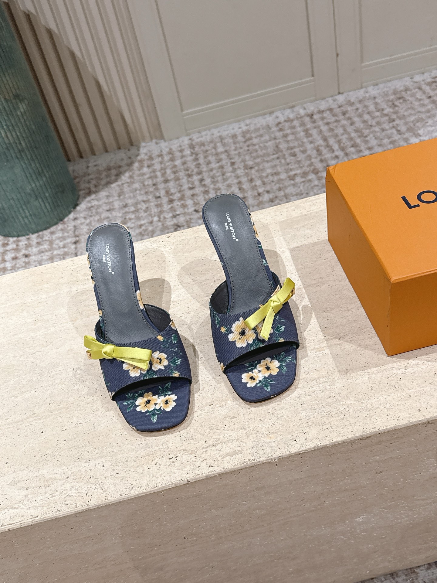 Louis Vuitton 专柜款经典鞋履 2
