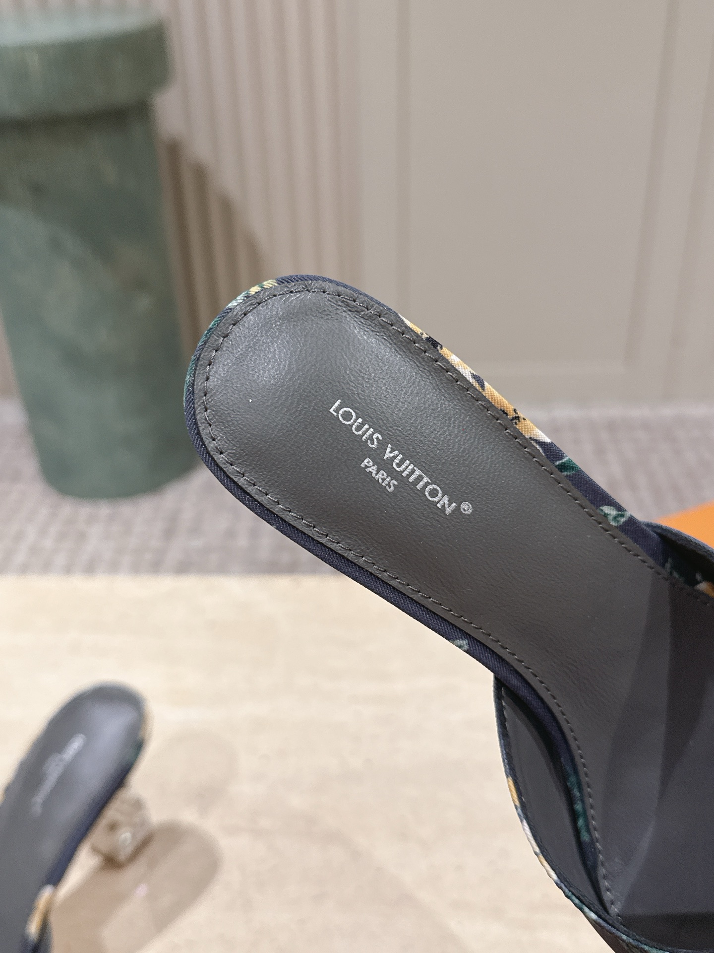 Louis Vuitton 专柜款经典鞋履 6