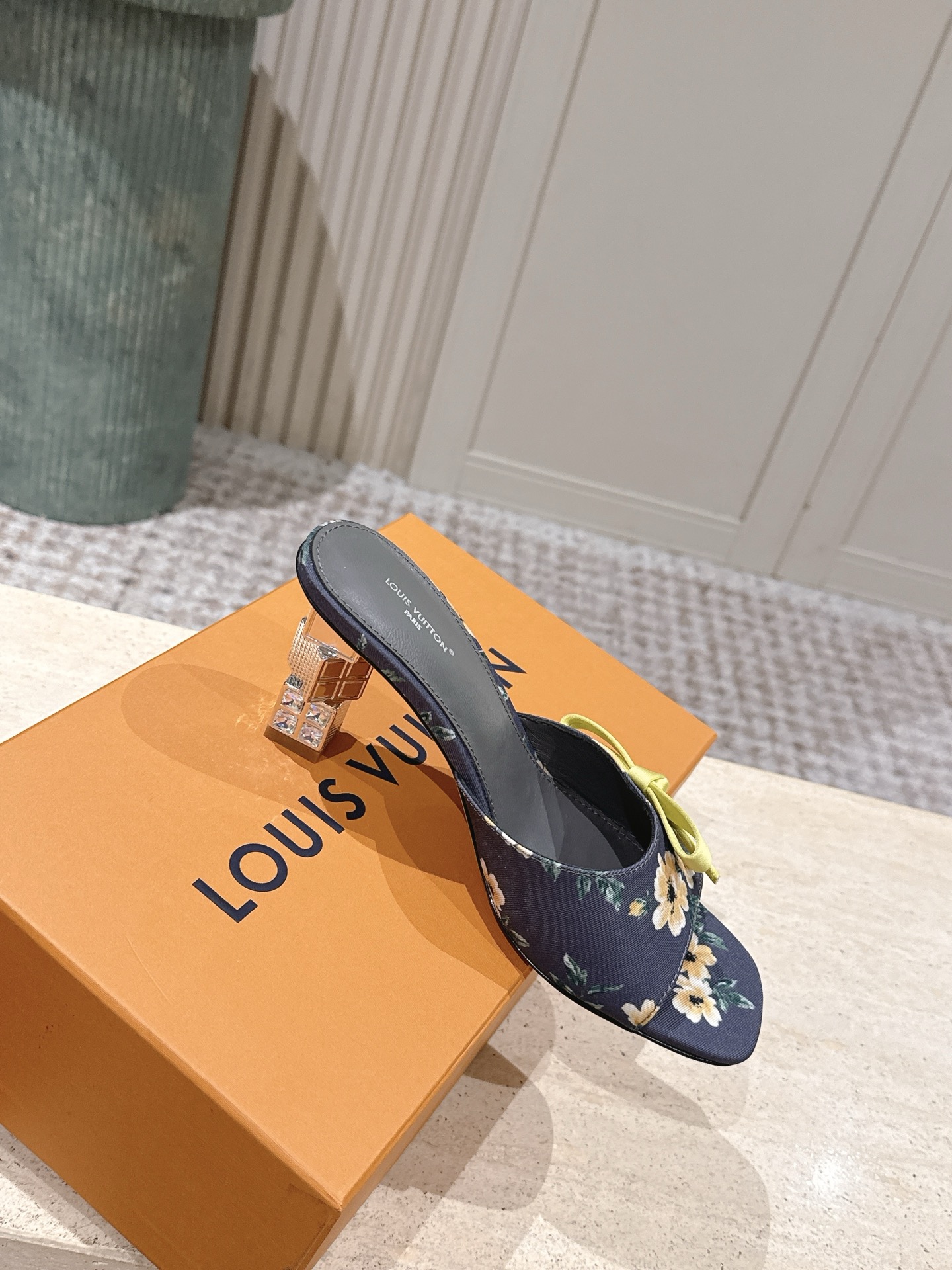 Louis Vuitton 专柜款经典鞋履 4