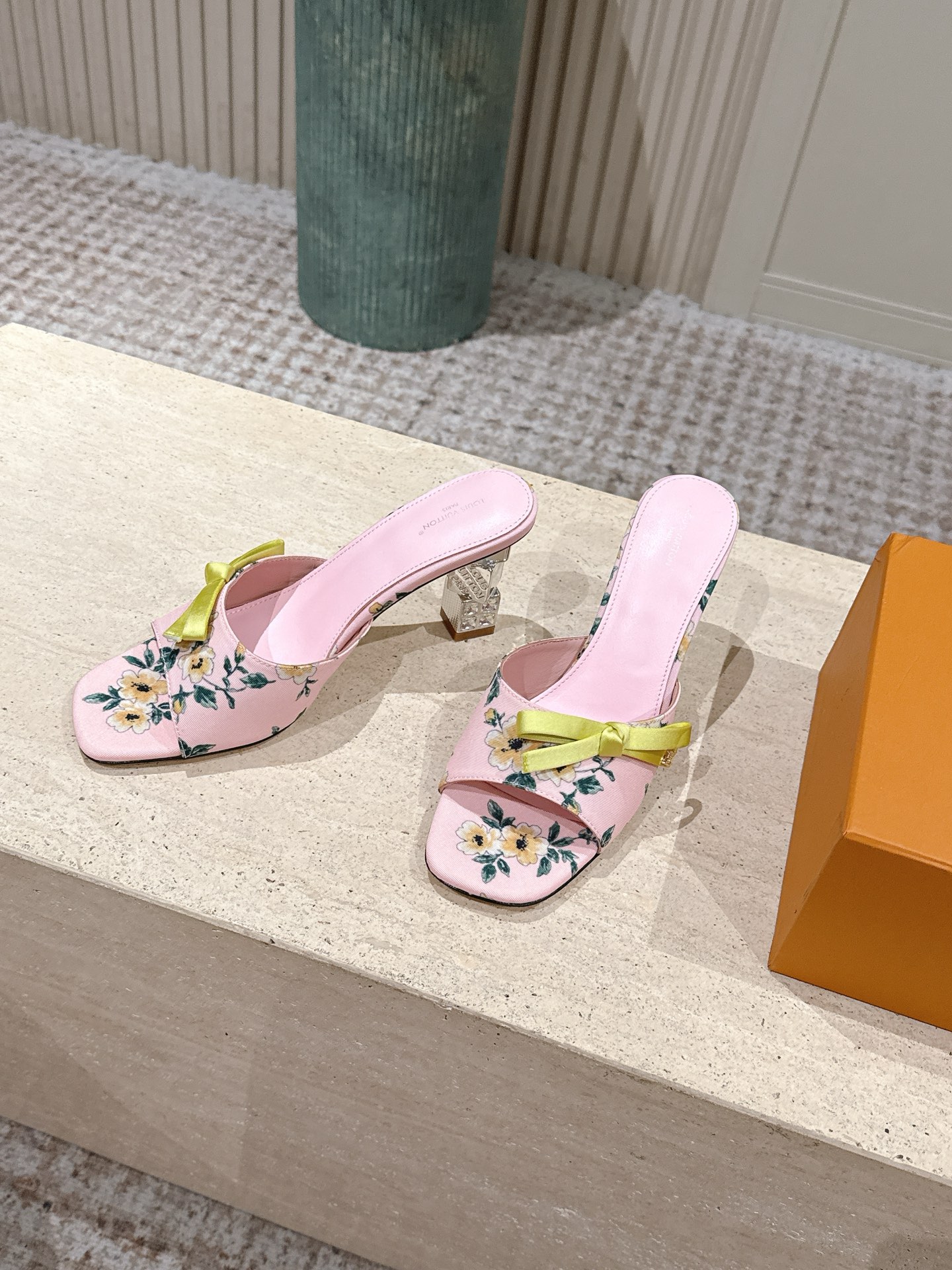Louis Vuitton 专柜款经典鞋履 3