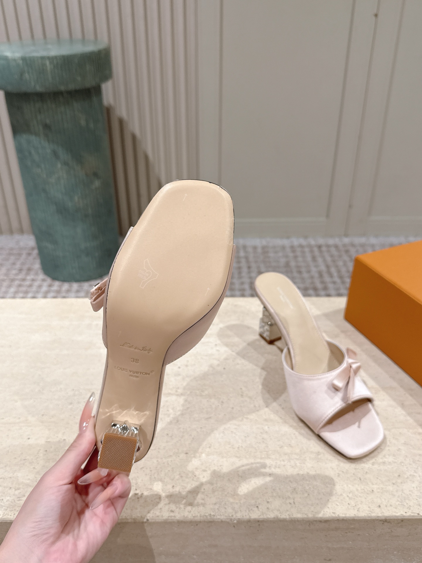 Louis Vuitton 专柜款经典鞋履 9
