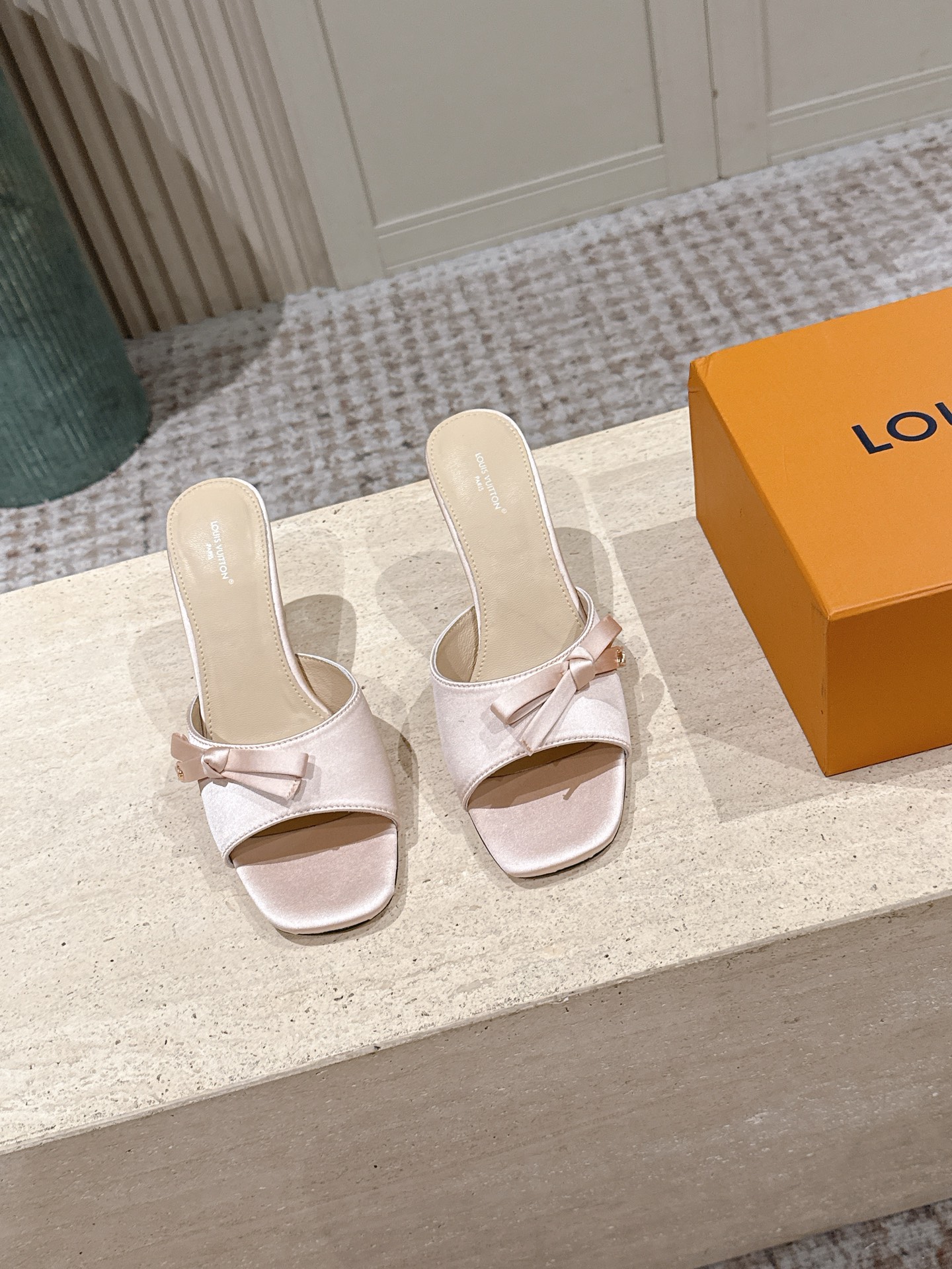 Louis Vuitton 专柜款经典鞋履 2