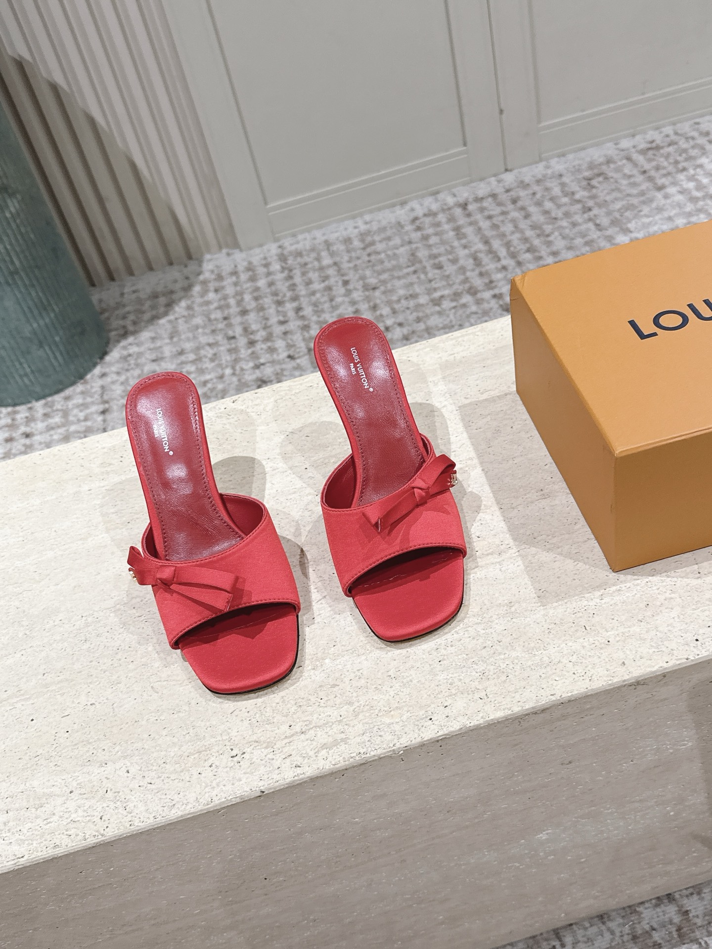 Louis Vuitton 专柜款经典鞋履 2