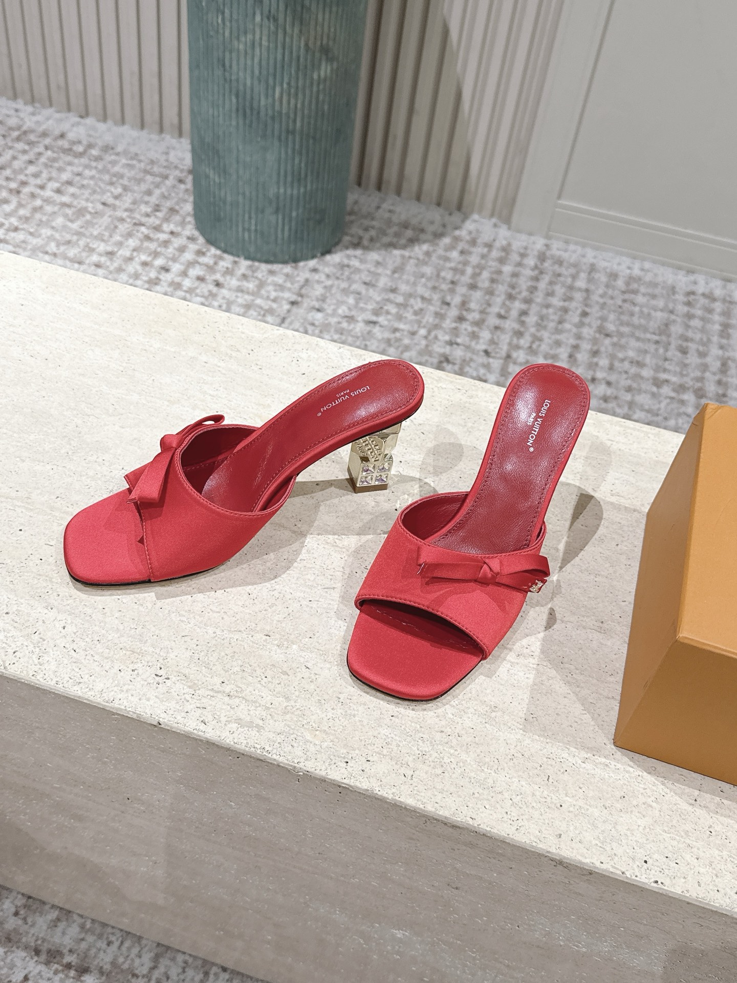 Louis Vuitton 专柜款经典鞋履 3