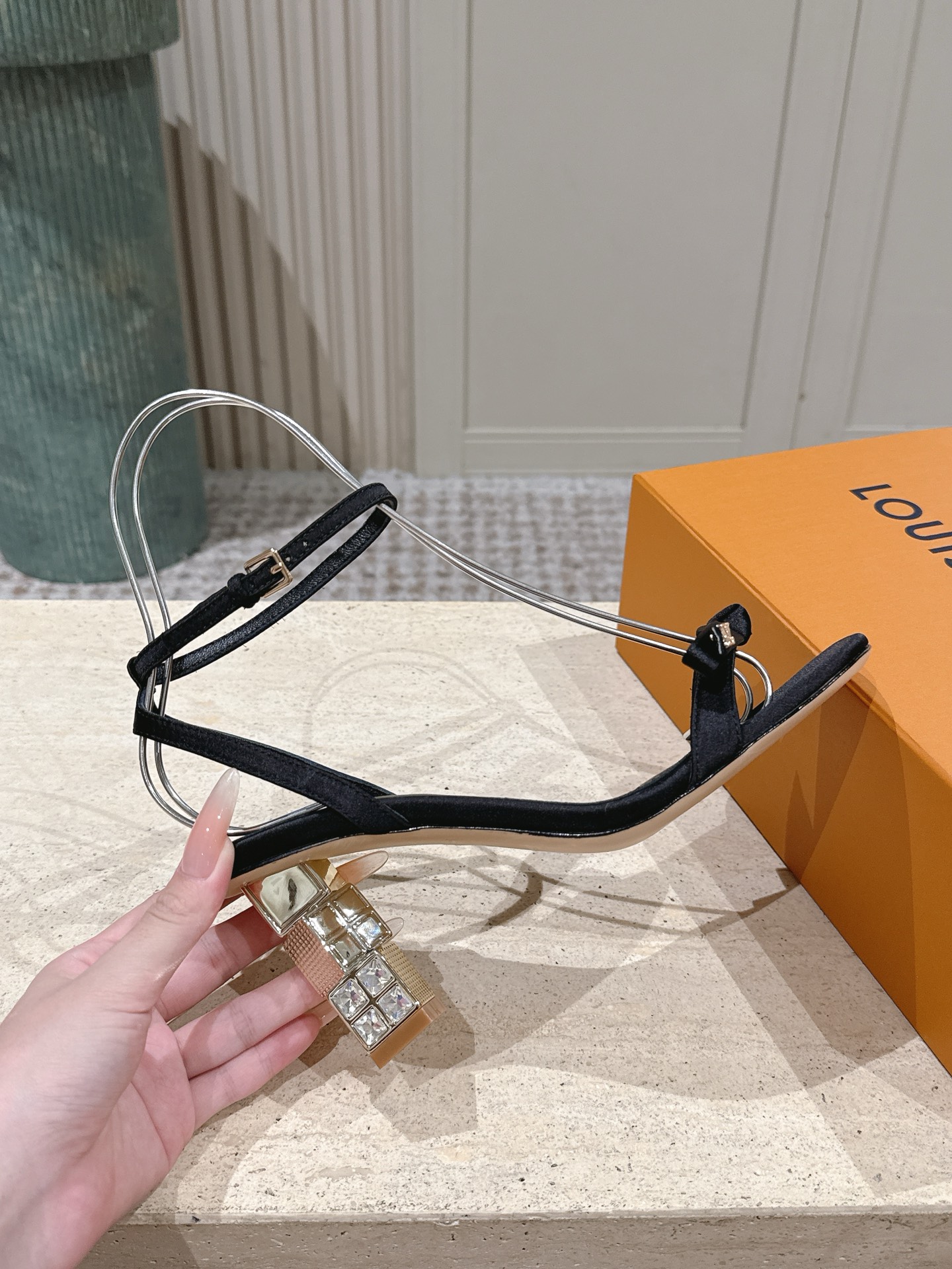 Louis Vuitton 专柜款经典鞋履 5
