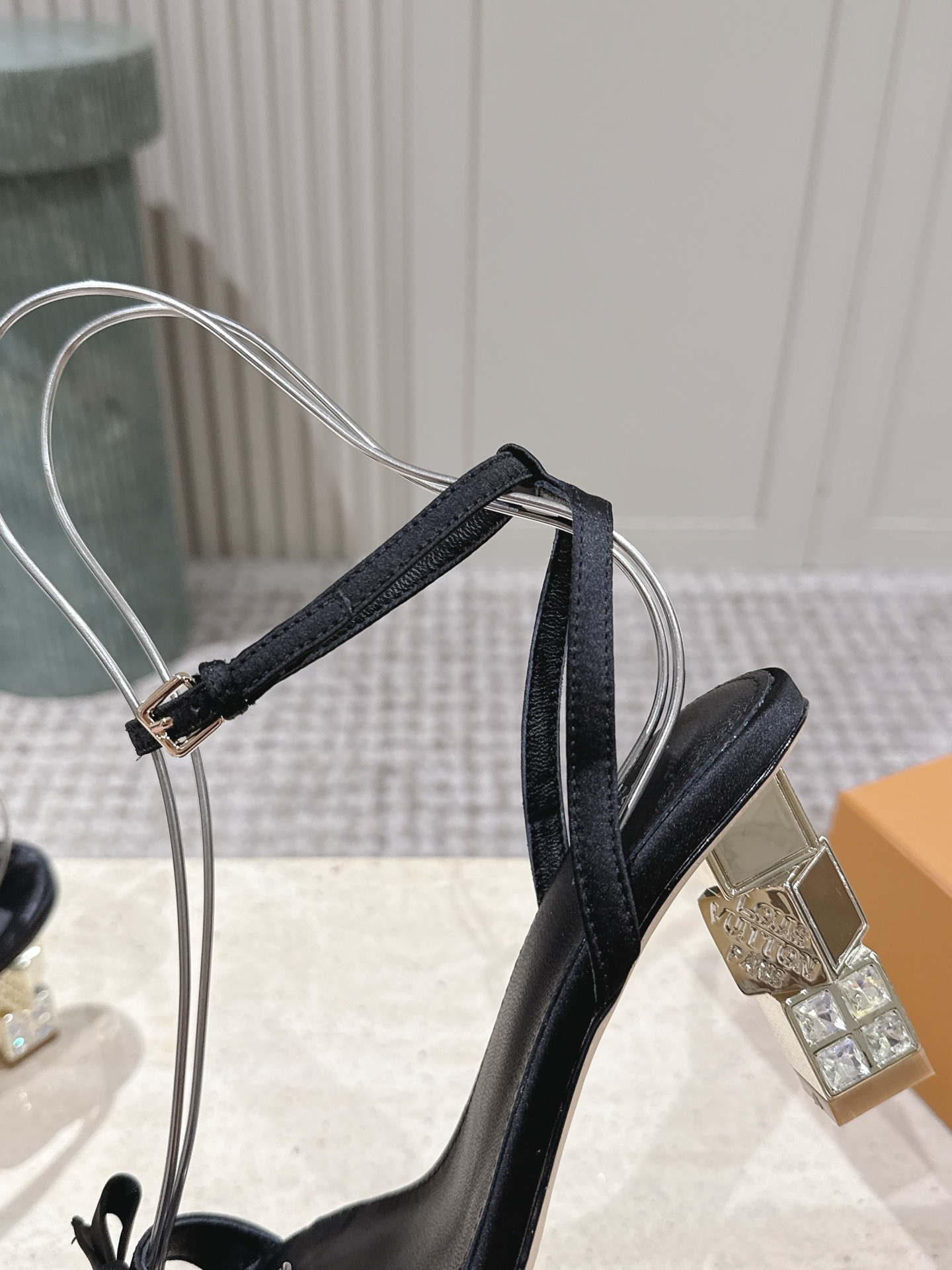 Louis Vuitton 专柜款经典鞋履 8