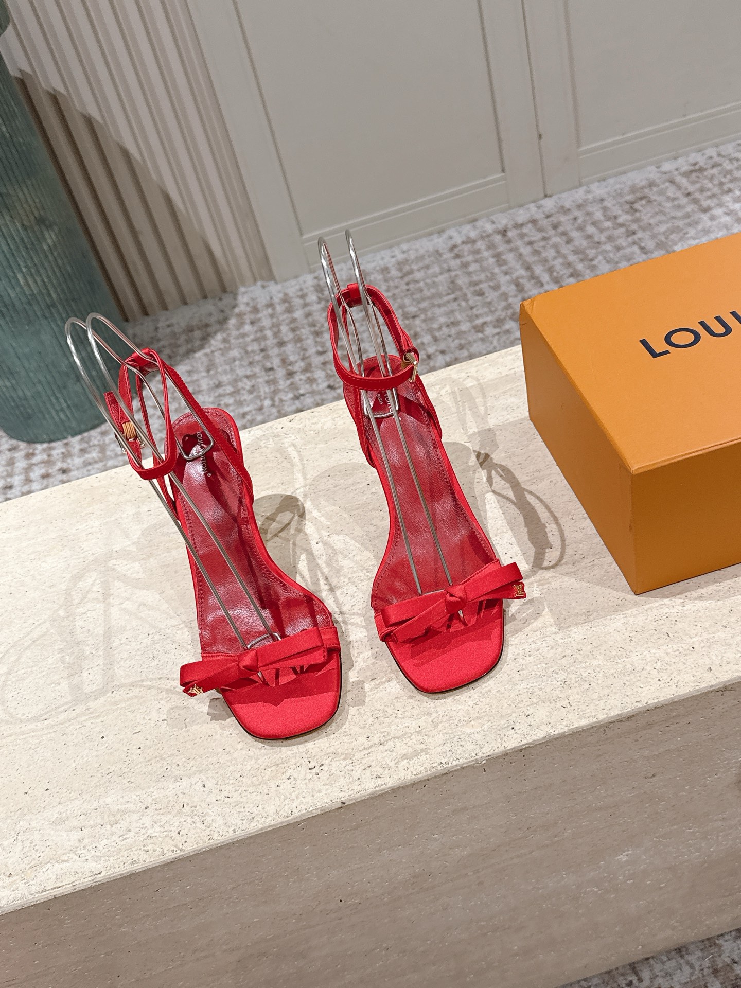 Louis Vuitton 专柜款经典鞋履 2