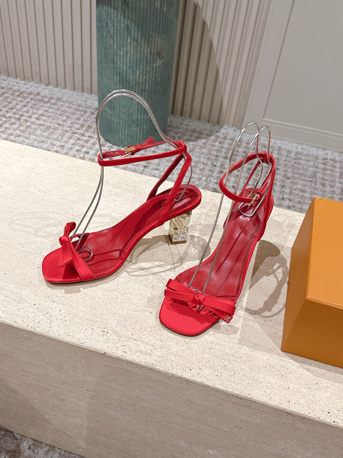 Louis Vuitton 专柜款经典鞋履 3