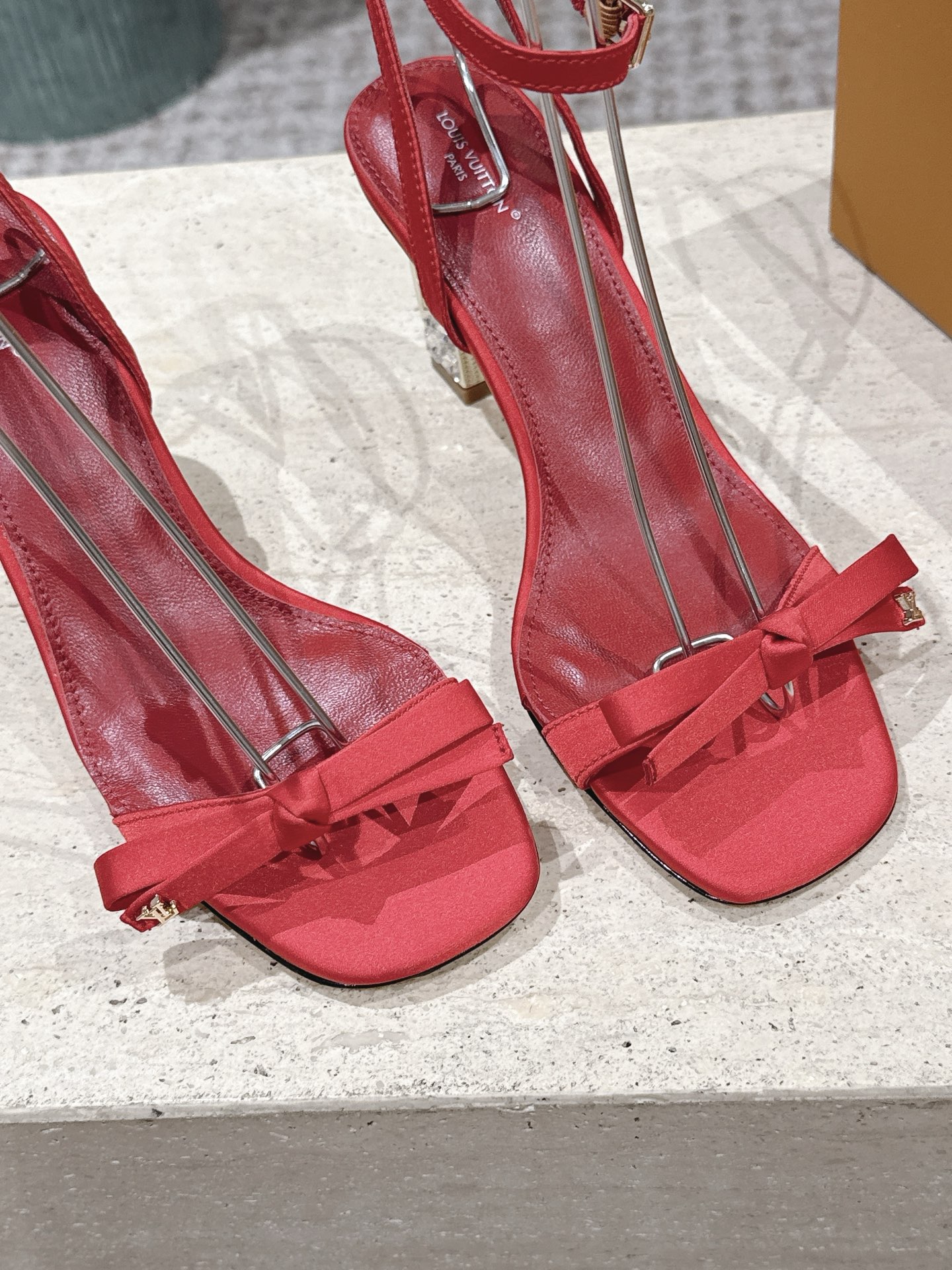 Louis Vuitton 专柜款经典鞋履 6