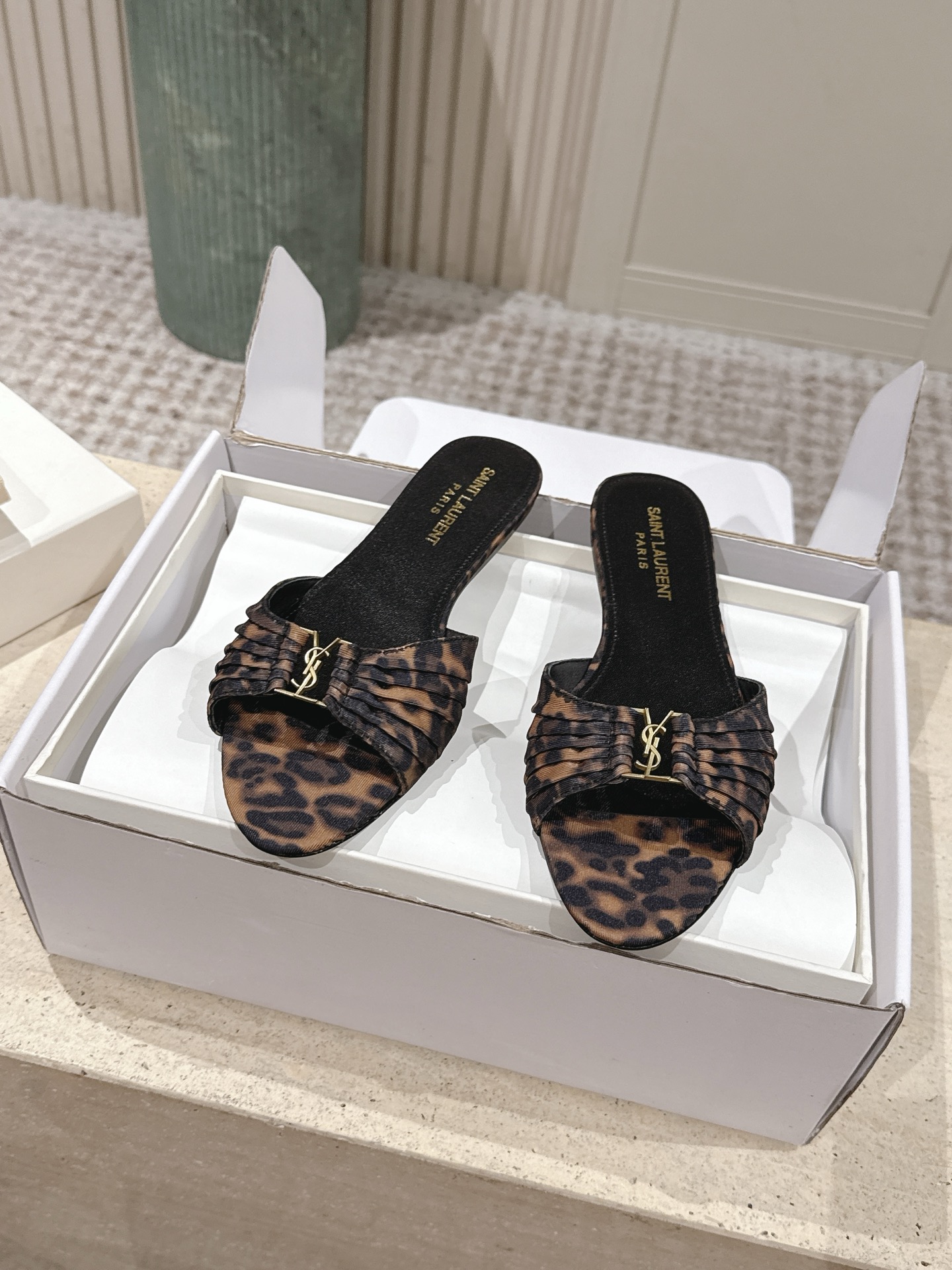 Saint Laurent Classic Luxury Leather Shoe Loafer Shoes Ref.004680FC 9