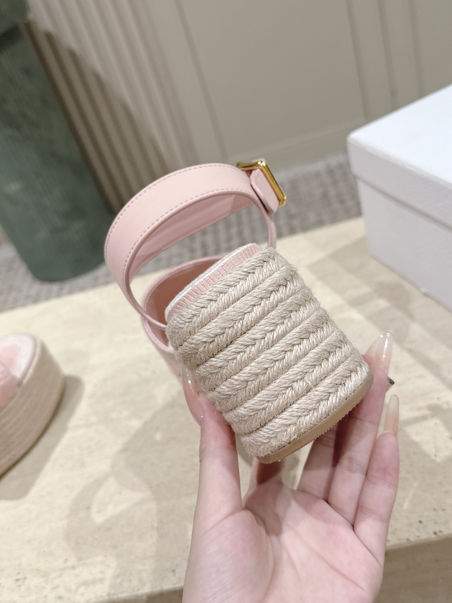 Dior 专柜款经典鞋履 7