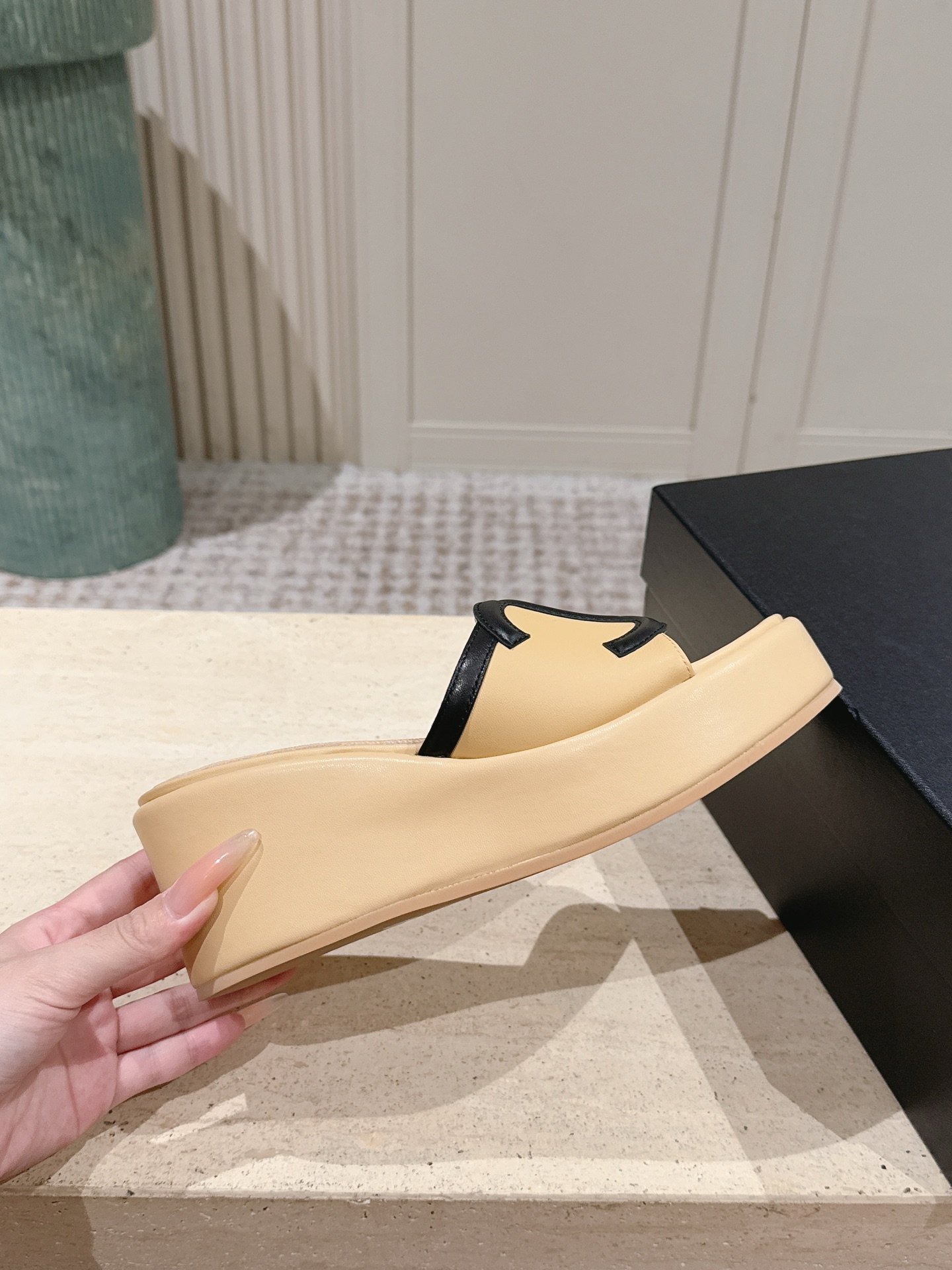 CHANEL women's shoes Top version: — photo 5