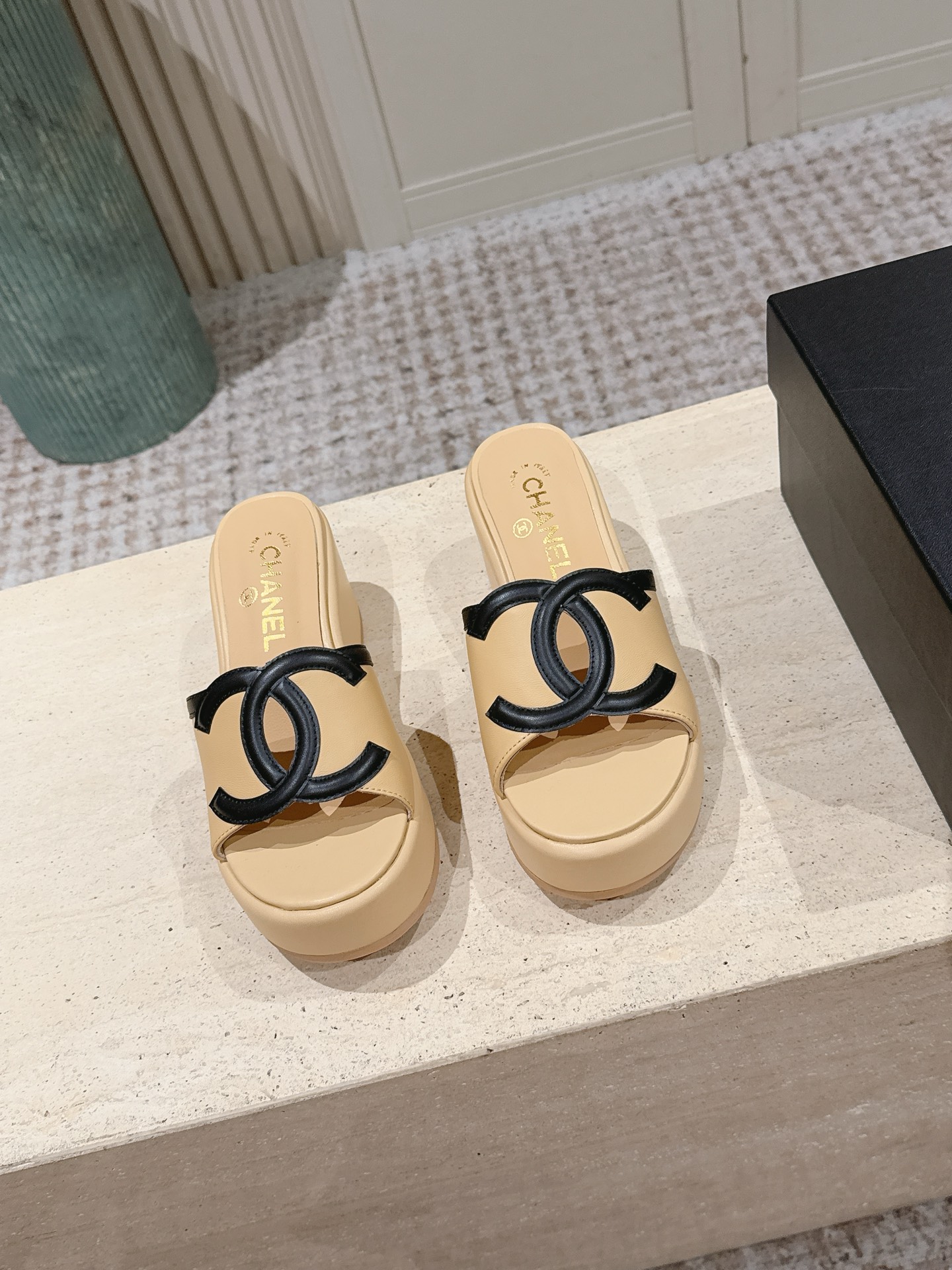 CHANEL women's shoes Top version: — photo 2