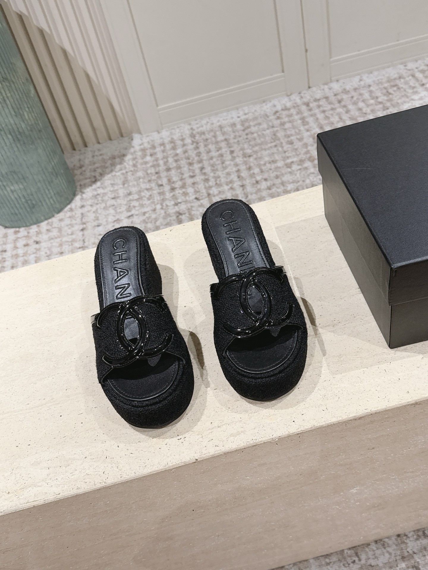 Chaussures femme CHANEL Version haut: — photo 2