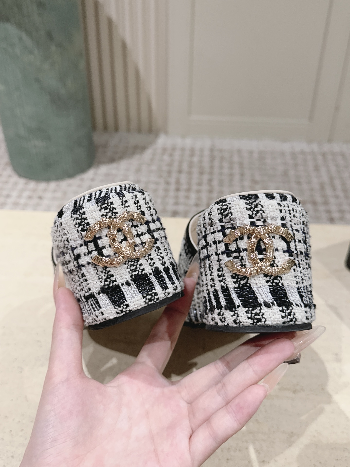 Chanel Slides