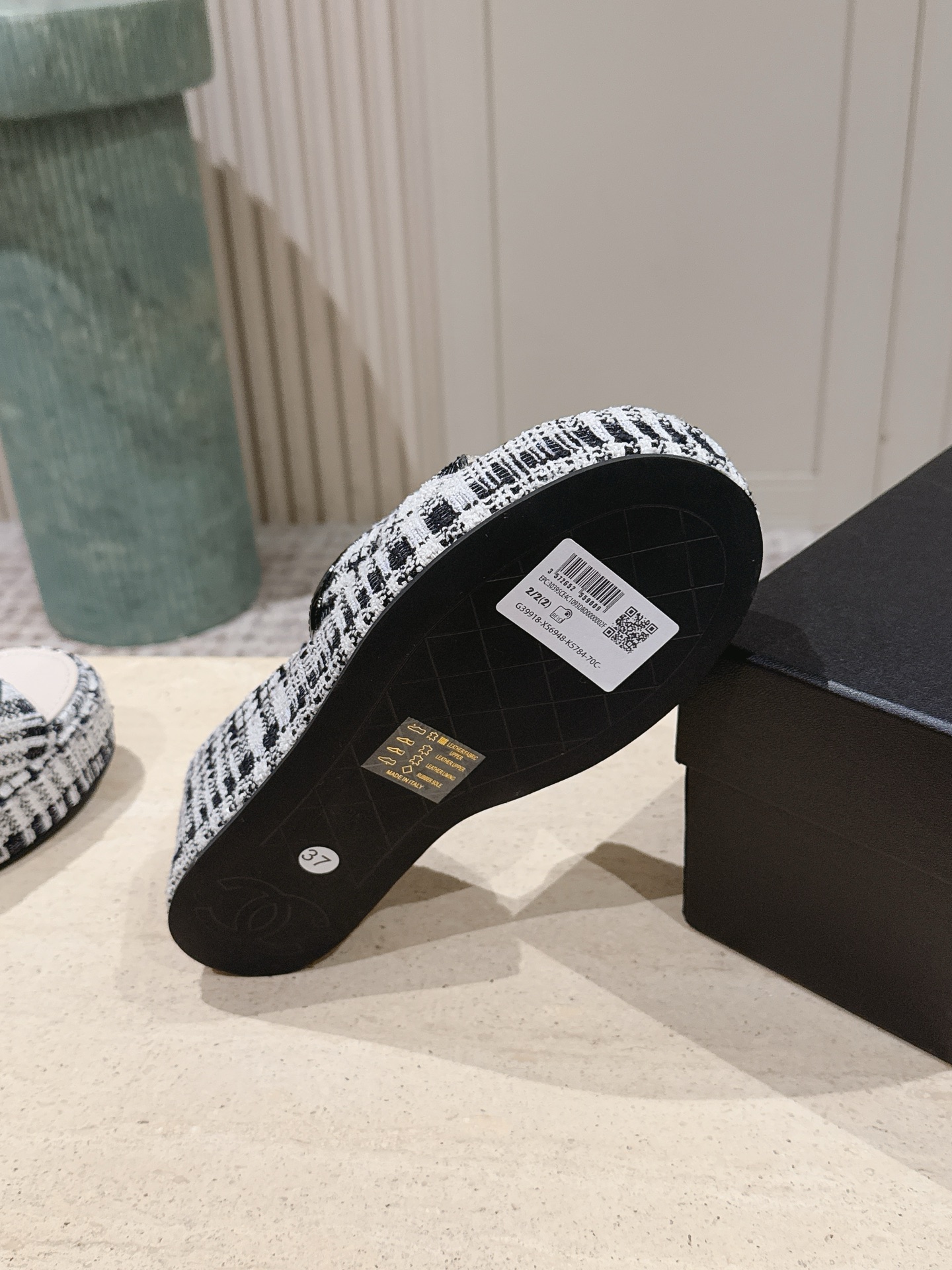 Chanel Slides