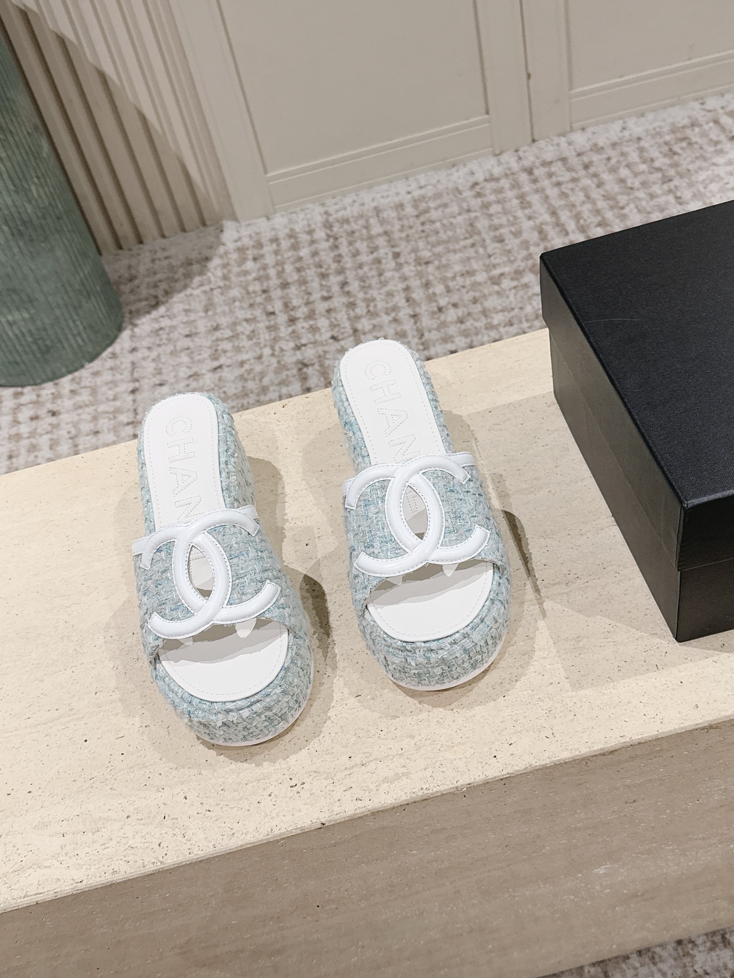 CHANEL women's shoes Top version: — photo 2