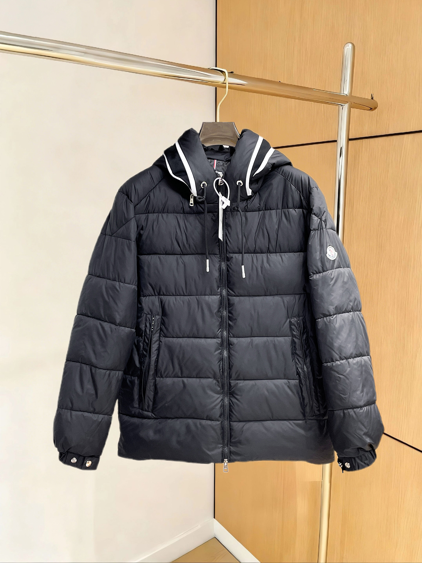 NO:730200,The new Arc'teryx three-standard 2025 winter new down jacket is supported for replacement after the new year. The new product on the show is in perfect condition, comfortable and warm, with full and attractive colors. It is a very outstanding design that can easily enhance the sense of fashion. The workmanship is extremely sophisticated and rigorous, and the wiring is neat and meticulous!  A masterpiece from a famous designer!  The upper body does not look bloated and is super handsome!  Available sizes M ~ XXXL, arc'teryx, jackets & coats, down jacket,19860909支持年后退换始祖鸟三标齐全2025冬季新款羽绒棉服外套,秀场新品品相非常完美,舒适保暖,色泽饱满诱人,非常出彩的设计,轻松将时髦感进阶,做工极为考究严谨,走线工整细致！大牌设计师巨作！上身不显臃肿、超级帅气！现货码数M ～ XXXL,arc'teryx,jackets & coats,down jacket,,Men's clothing