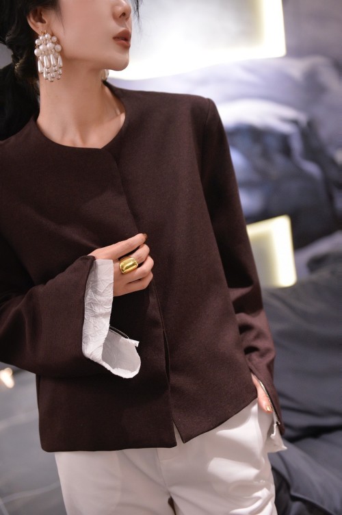 The Row Inspired Brown Blazer - Minimalist, Chic, and Effortlessly Stylish 1 The Row Inspired Brown Blazer - Minimalist, Chic, and Effortlessly Stylish