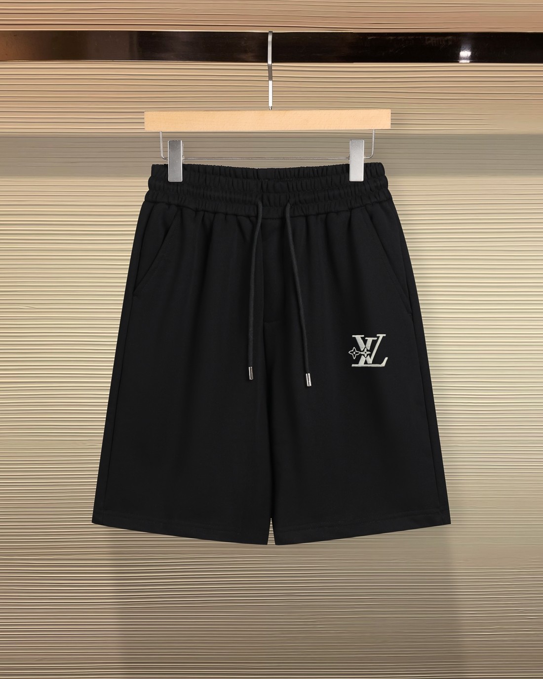 P93 Louis Vuitton* Luis Vuitton, pantalones cortos casuales clásicos con logotipo bordado en la pernera, 🔥 con cordón …