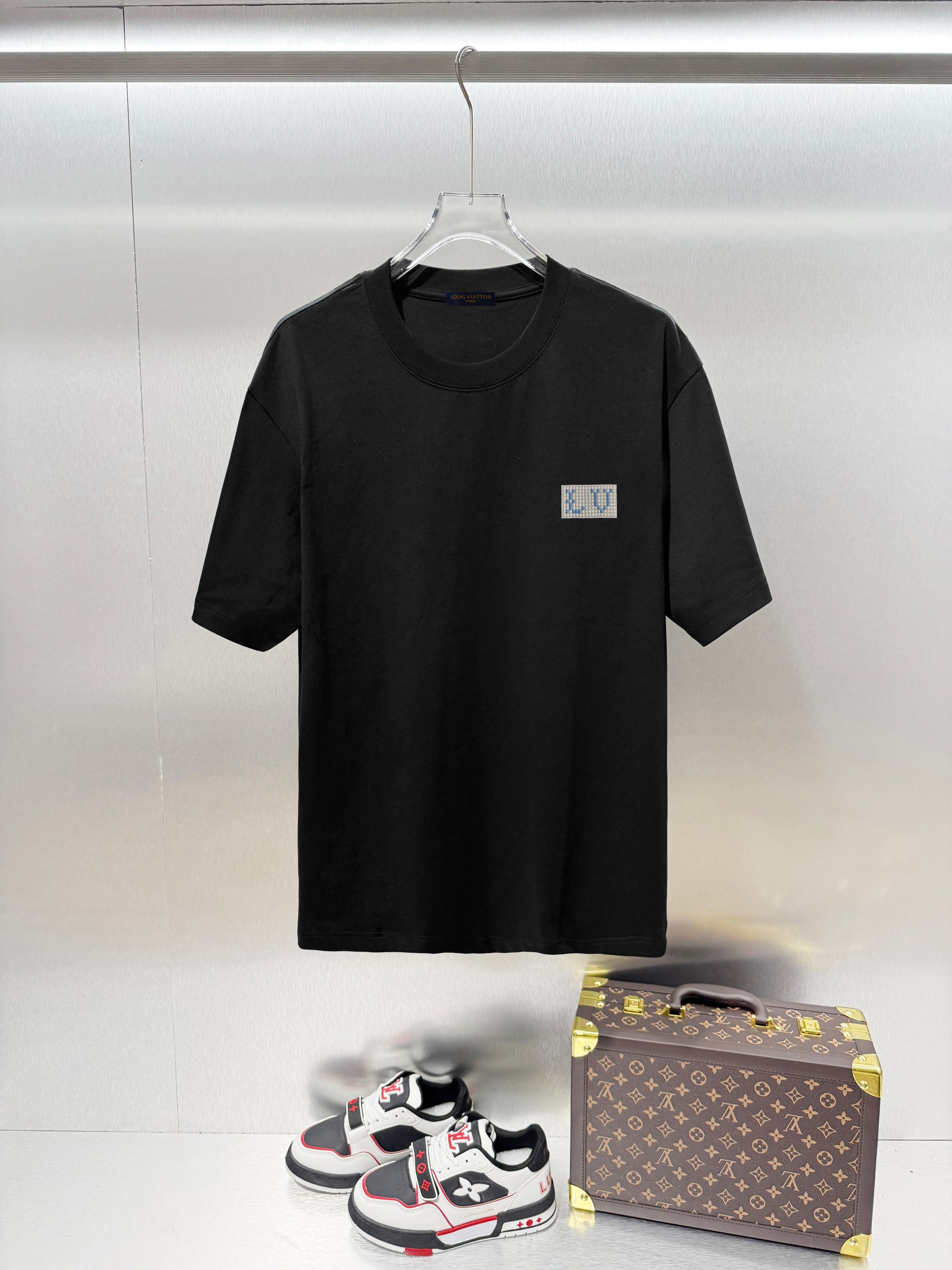 P78 Louis Vuitton*Louis Vuitton camiseta de manga corta clásica con logo de letras bordado en el pecho🔥, calidad de pr…