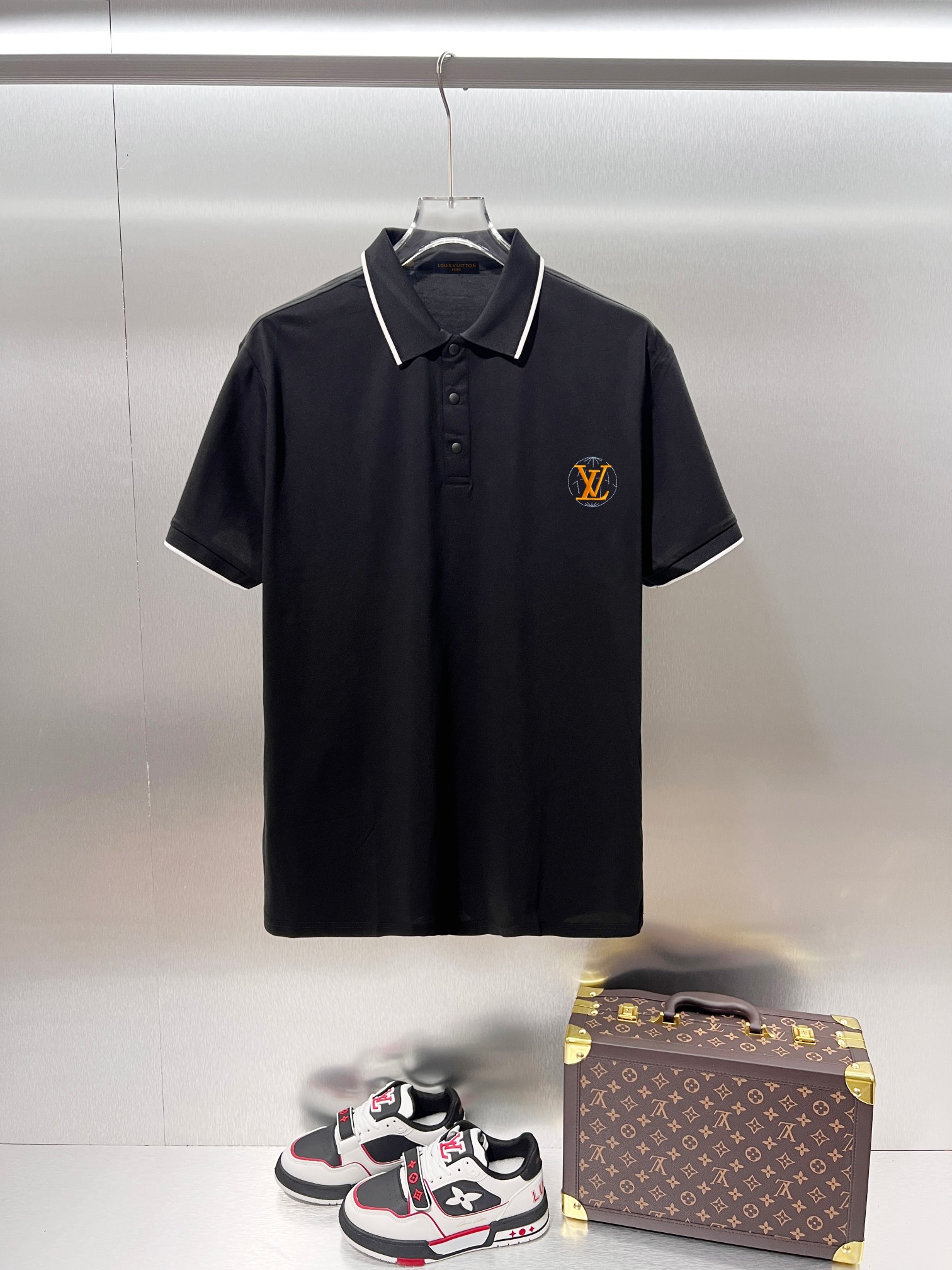 P78 Louis Vuitton*Louis Vuitton, clásico con logo de letras en el pecho, bordado exquisito 🔥 polo de manga corta ✅ cal…
