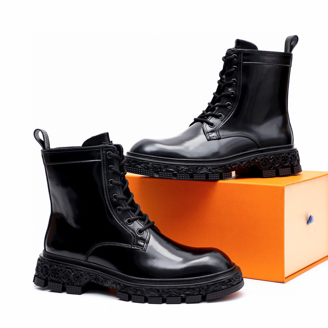 NO:348169,Original list 【Louis Vuitton】Louis Vuitton New style ~ Fashion high-top formal men's shoes original single quality, high-end fine details are exquisite and exquisite, using imported Italian top-layer beaded cowhide upper with comfortable water-dyed cowhide inner original outsole, comfortable and classical wear, fine workmanship, worthy of possession. Size 39-44 (38.45 customized),,louis vuitton,louis vuitton,cowhide19860909原单【Louis Vuitton】路易威登 新款～时尚高帮正装男鞋原单品质,高端精品细节精致考究,采用进口意大利头层开边珠牛皮鞋面舒适的水染牛皮内里原版大底,穿着舒适工艺精典,做工精细,值得拥有 码数39-44（38.45订做),,louis vuitton,louis vuitton,cowhide,Men's shoes