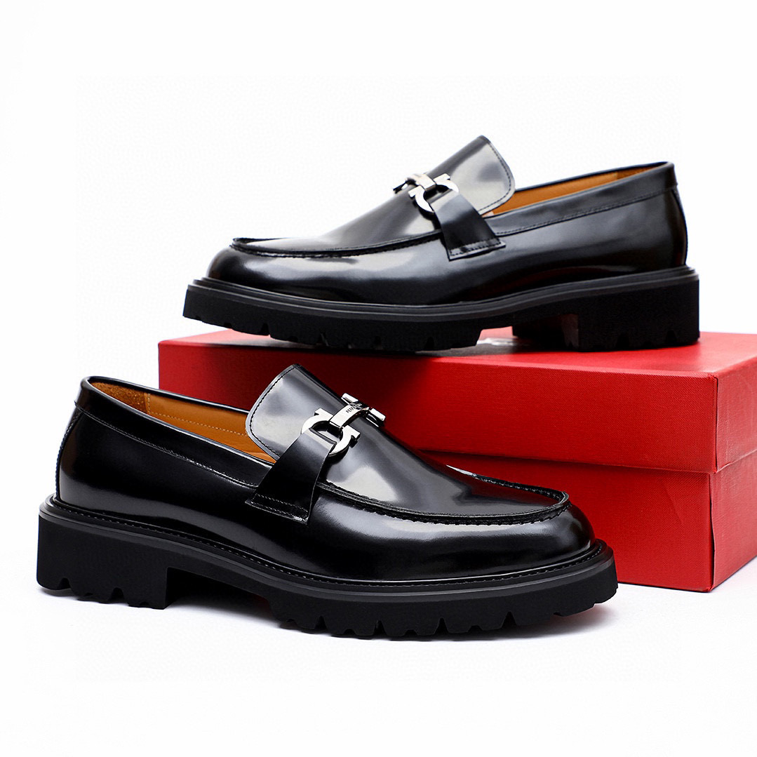 NO:352408,Top quality counter purchasing agent Ferragamo!  2024 men's formal leather shoes!  Pure and high quality can be compared 1:1!  Fabric imported from Italy original custom-made top layer open-edge beads calfskin inner lining fully imported water dyed cowhide inner lining pad!  The counter is available at the same time, and the soles are imported from Dongguan!  Original special supply original base is super comfortable, original order goods, high quality, you can enter and exit the counter at will, welcome to compare the counter synchronous code, positive code 38–44 (45 customized), ferragamo, cowhide19860909专柜品质顶级代购菲拉格慕爆款！2024男士正装皮鞋！纯正高品质可1:1比较！面料意大利进口原版定制头层开边珠小牛皮内里全进口水染牛皮里垫！专柜同步发售,鞋底东莞进口发泡大底！原厂特供原版底超级舒适,原厂跟单货,高品质,可随意进出专柜,欢迎对比专柜同步,正码38–44(45订制）,,ferragamo,cowhide,Men's shoes