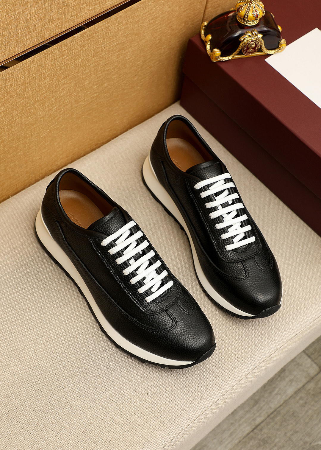 NO:588833,Product trademark Hermès brand - (John Lobb) Code number 38-44 (customized at 45.46.47) One size larger Outer single code Product material High-quality pebbled cowhide upper Cowhide lining original combination outsole developed TPU material backing non-slip and wear-resistant PU foam upper layer soft and light TPU material back cover support Color 5 colors optional, hermes, cowhide19860909商品商标爱马仕旗下品牌-（John Lobb-约翰·洛布） 码数38-44（45.46.47订做）偏大一码 外单码 商品材料优质荔纹牛皮鞋面 牛皮内里原版组合大底开发tpu材料底片防滑耐磨pu发泡上层软轻 tpu材料后套支撑 颜色5色可选,,hermes,cowhide,Men's shoes