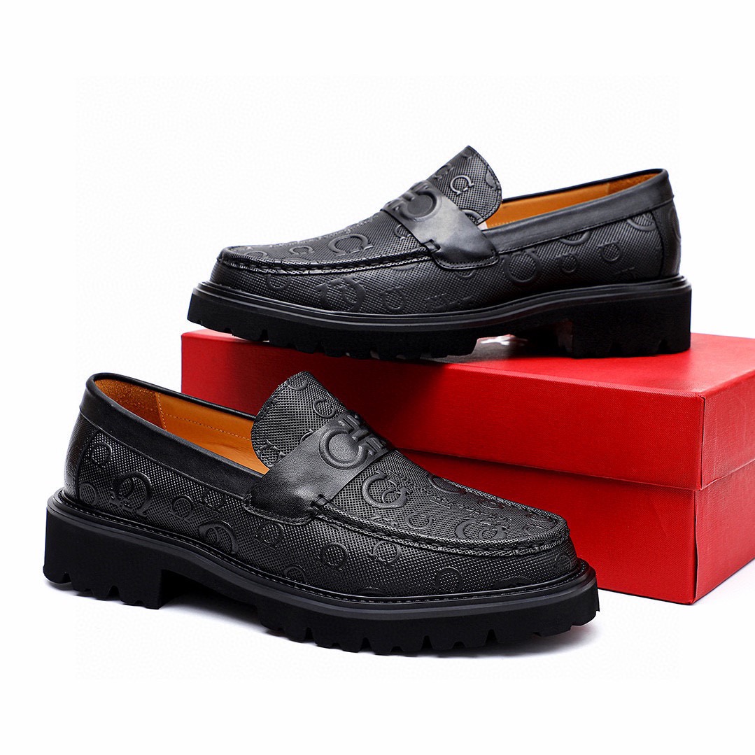 NO:756280,Shopping for top-quality Ferragamo hot items at the counter!  2026 men’s formal leather shoes!  Pure and high quality can be compared 1:1!  Fabric imported from Italy, original custom-made first-layer calfskin lining, fully imported water-dyed cowhide lining!  The counters are selling simultaneously, and the soles are foam soles imported from Dongguan!  The original soles are specially provided by the original factory and are super comfortable. The original factory follows the order and is of high quality. You can enter and exit the counter at will. You are welcome to compare and synchronize with the counter. The correct size is 38–44 (45 customized), ferragamo, cowhide19860909专柜品质顶级代购菲拉格慕爆款！2026男士正装皮鞋！纯正高品质可1:1比较！面料意大利进口原版定制头层小牛皮内里全进口水染牛皮里垫！专柜同步发售,鞋底东莞进口发泡大底！原厂特供原版底超级舒适,原厂跟单货,高品质,可随意进出专柜,欢迎对比专柜同步,正码38–44(45订制）,,ferragamo,cowhide,Men's shoes