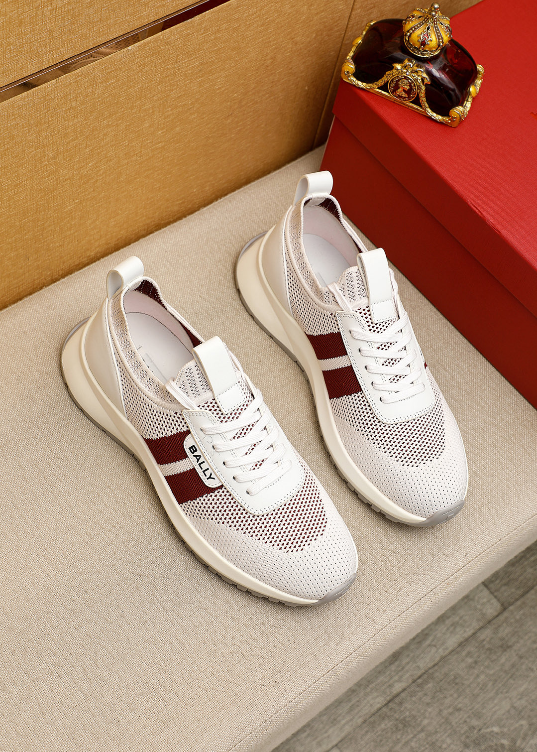 NO:780429,Product trademark BALLY 'Bally' sports and casual shoes, correct size: 38-44 (45 customized) Product materials are selected from high-quality cowhide splicing, fly-woven breathable upper, cowhide insole, original outsole, 5 colors available, bally, cowhide19860909商品商标BALLY「 巴利 」运动休闲鞋 正码码数:38-44（45订做） 商品材料精选优质牛皮拼接飞织透气鞋面 ,牛皮鞋垫 ,原版大底 颜色5色可选,,bally,cowhide,Men's shoes