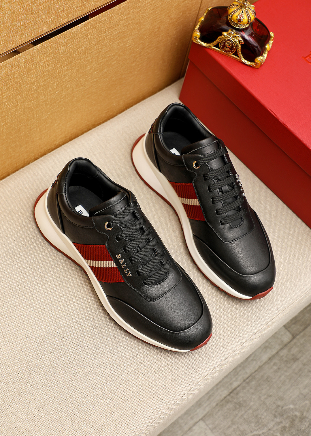 NO:780443,Product trademark BALLY 'Bally' high-end casual shoes. Regular size: 38-44 (45 customized). Product materials are selected from high-quality cowhide stitching upper, sheepskin lining, rubber outsole. Colors are available in 2 colors, bally, cowhide, sheepskin.19860909商品商标BALLY「 巴利 」高端休闲鞋 正码码数:38-44（45订做） 商品材料精选优质牛皮拼接鞋面,羊皮内里 ,橡胶大底 颜色2色可选,,bally,cowhide,sheepskin,Men's shoes